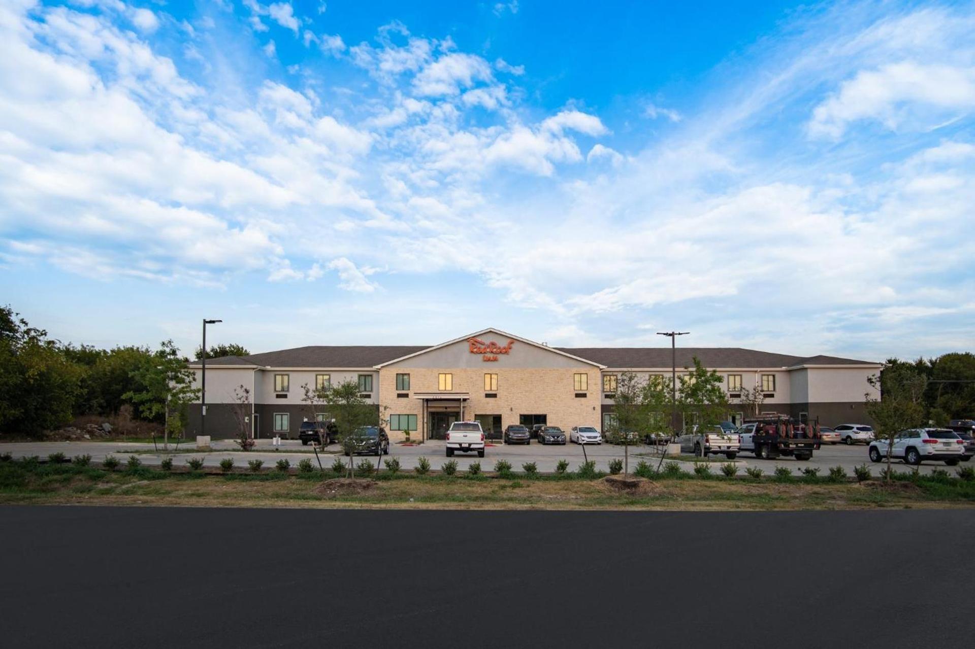Red Roof Inn Lancaster, TX photo 9