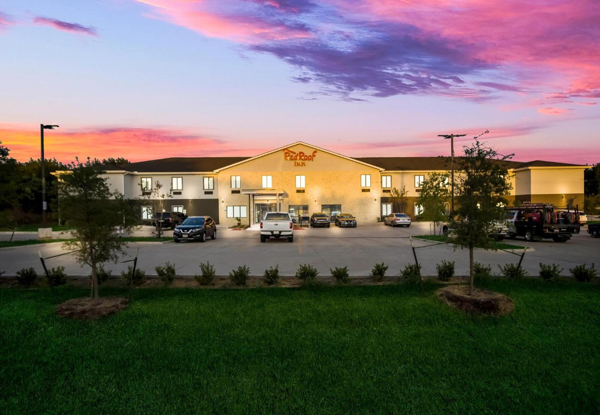 Red Roof Inn Lancaster, TX photo 1