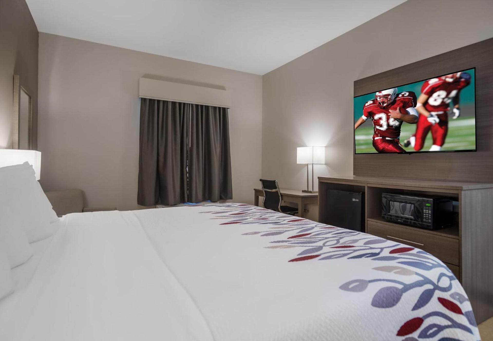 Red Roof Inn Lancaster, TX photo 22