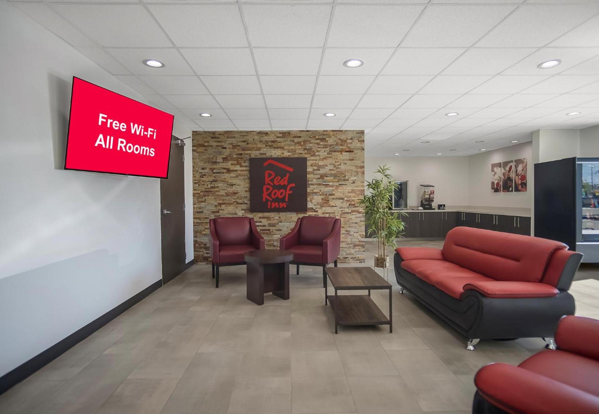 Red Roof Inn Lancaster, TX photo 12