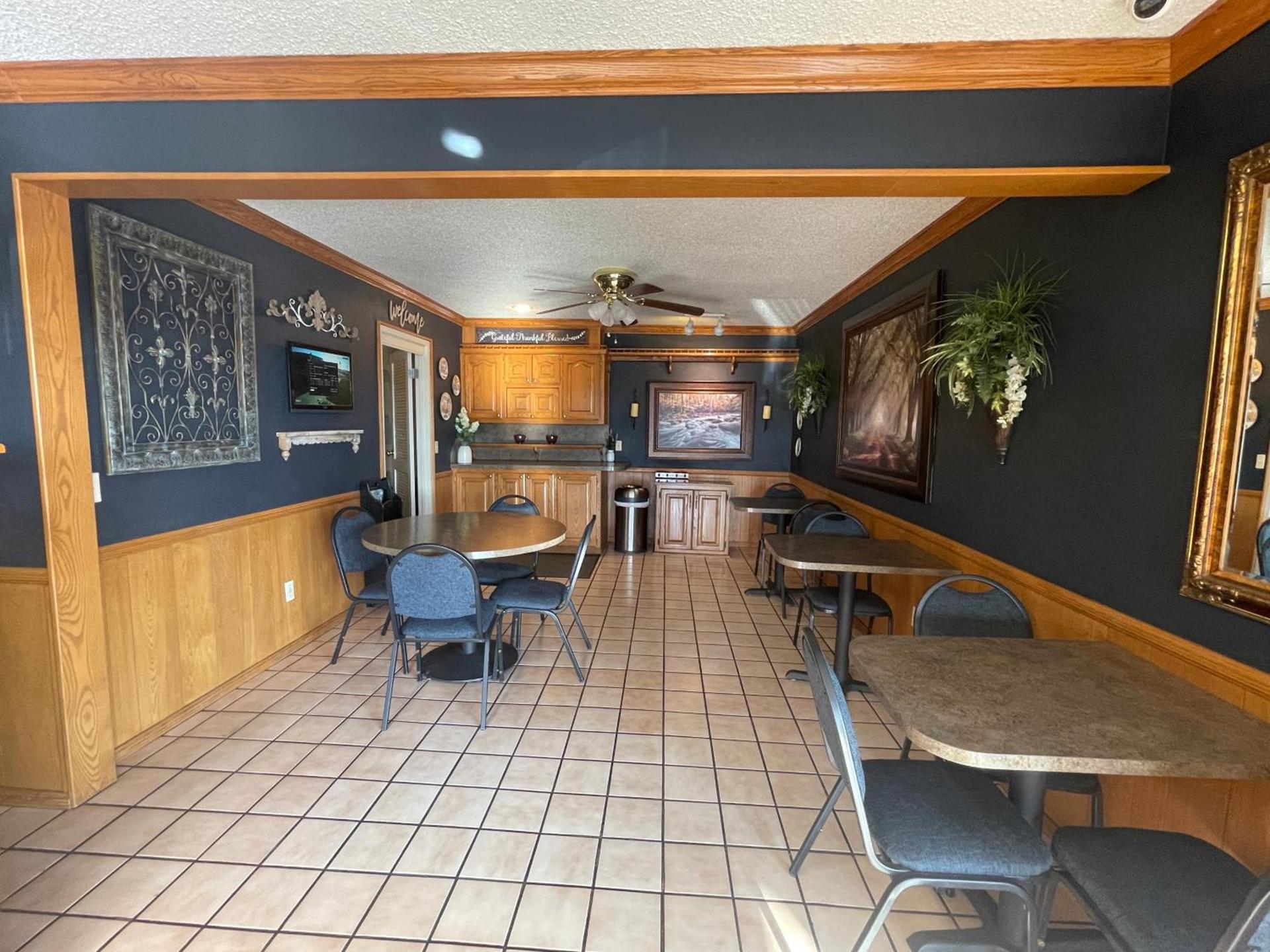 Interstate Inn photo 21