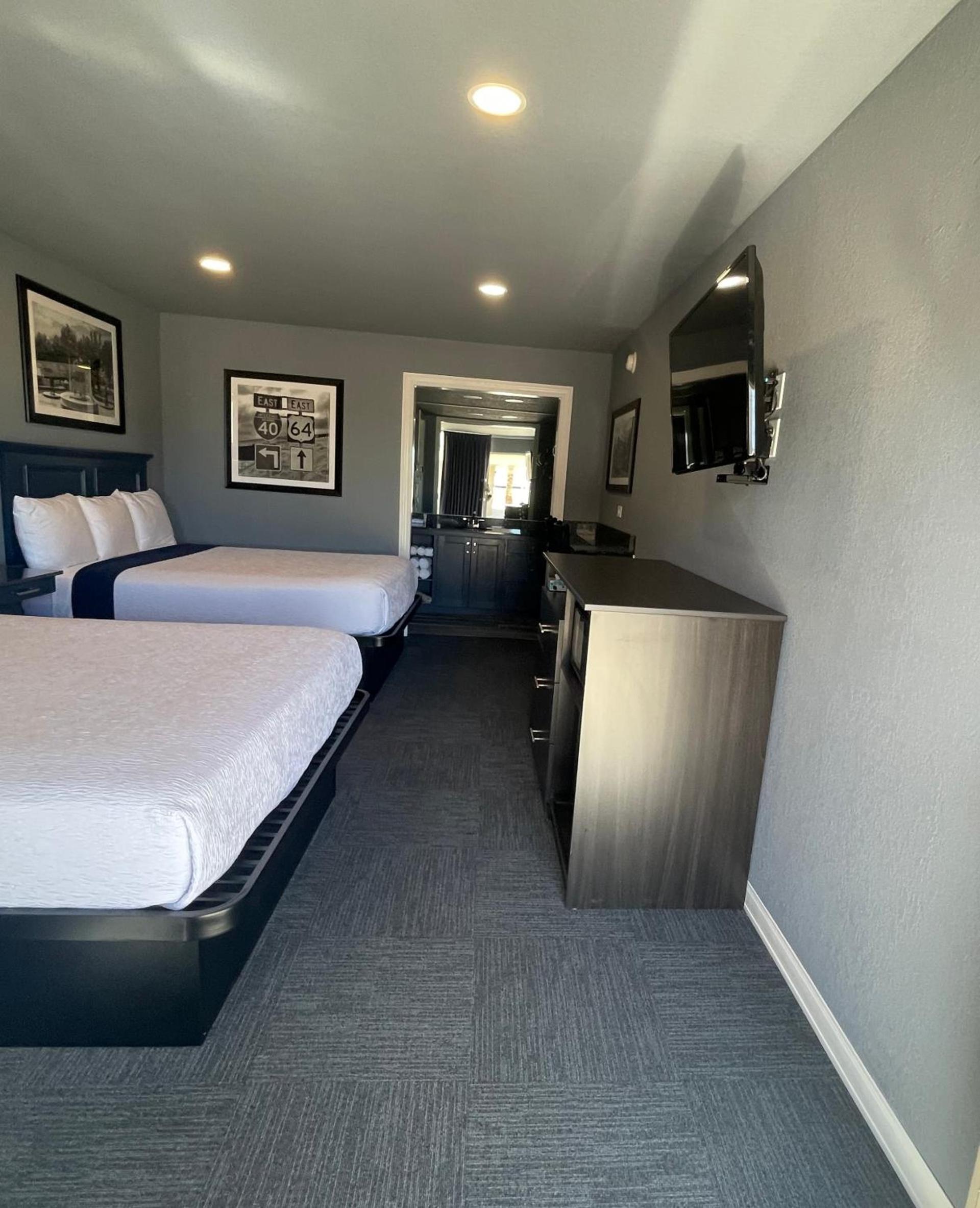 Interstate Inn photo 43