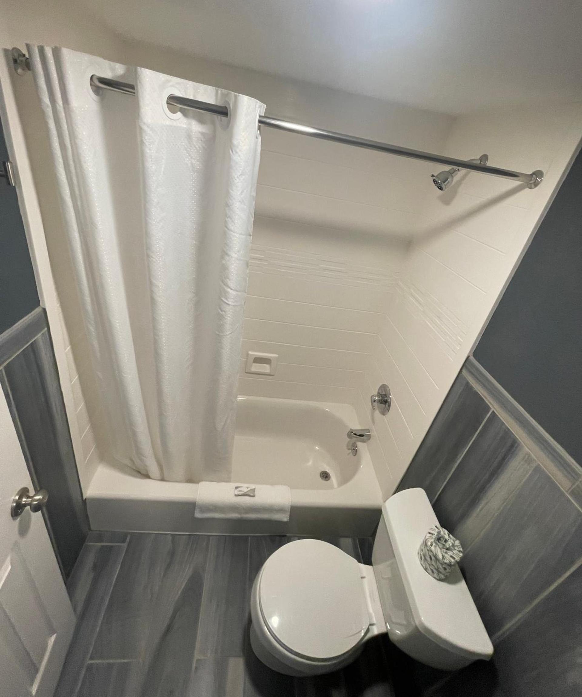 Interstate Inn photo 38