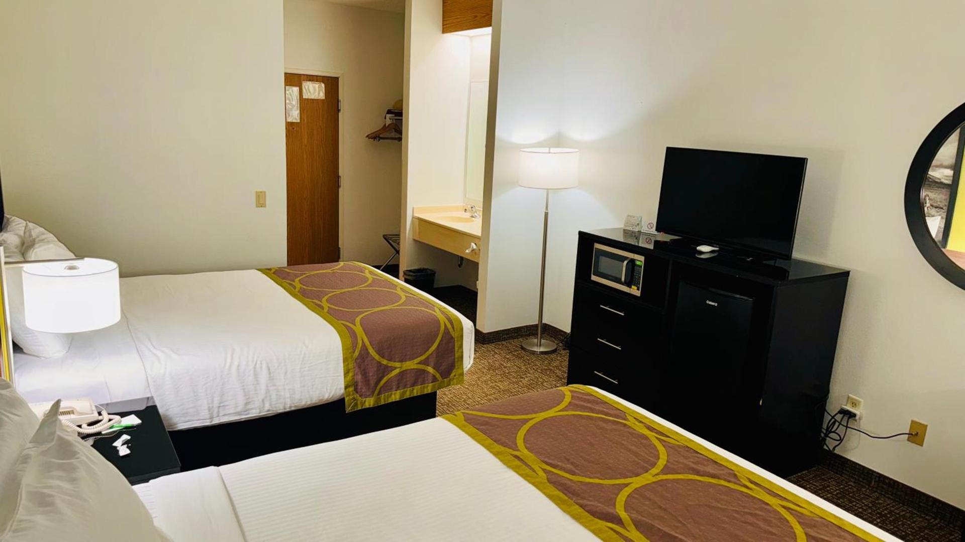 Forest City Inn photo 23