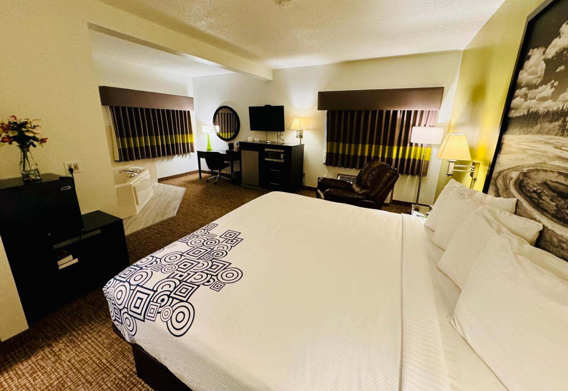 Forest City Inn photo 47