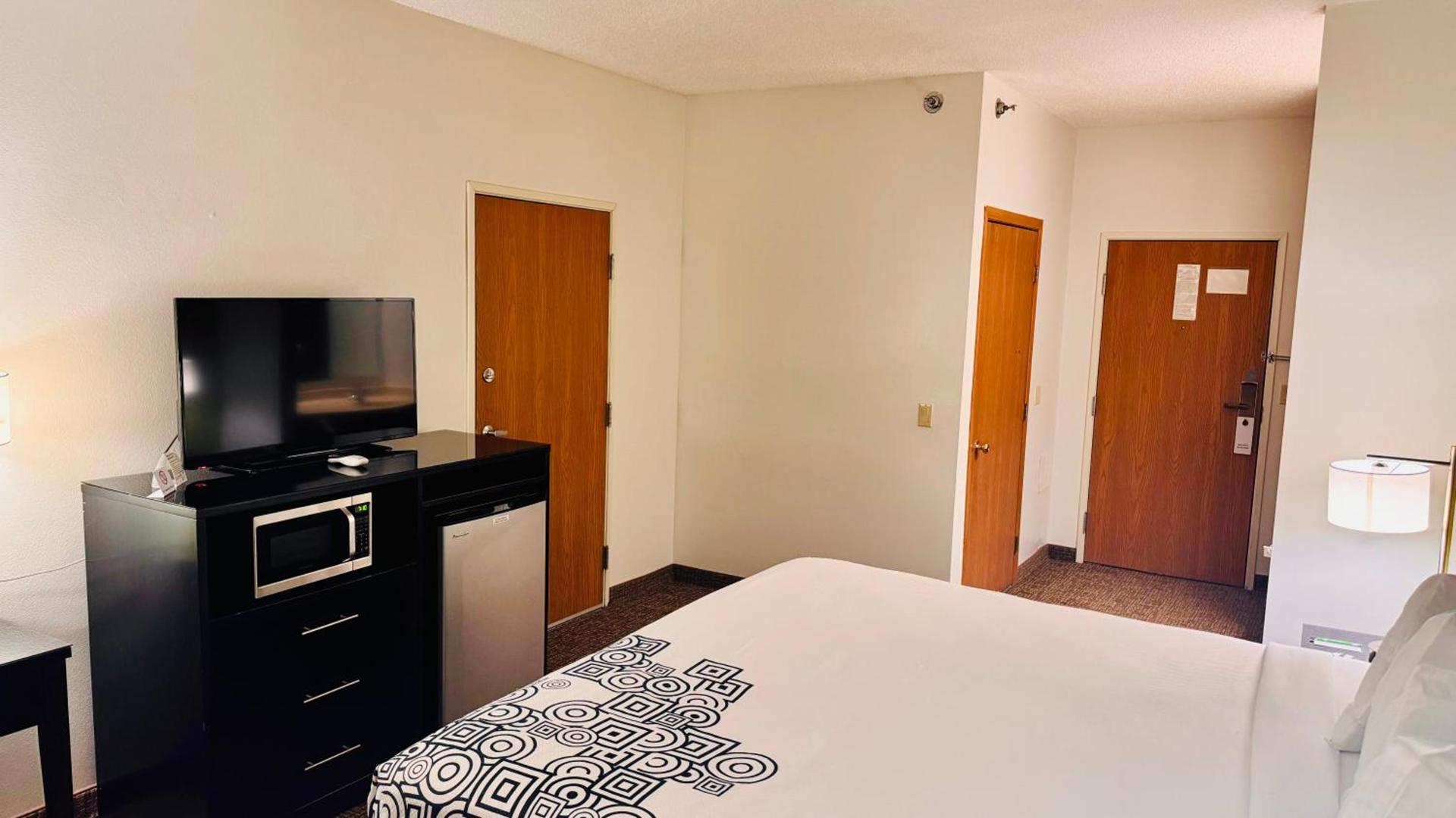Forest City Inn photo 49