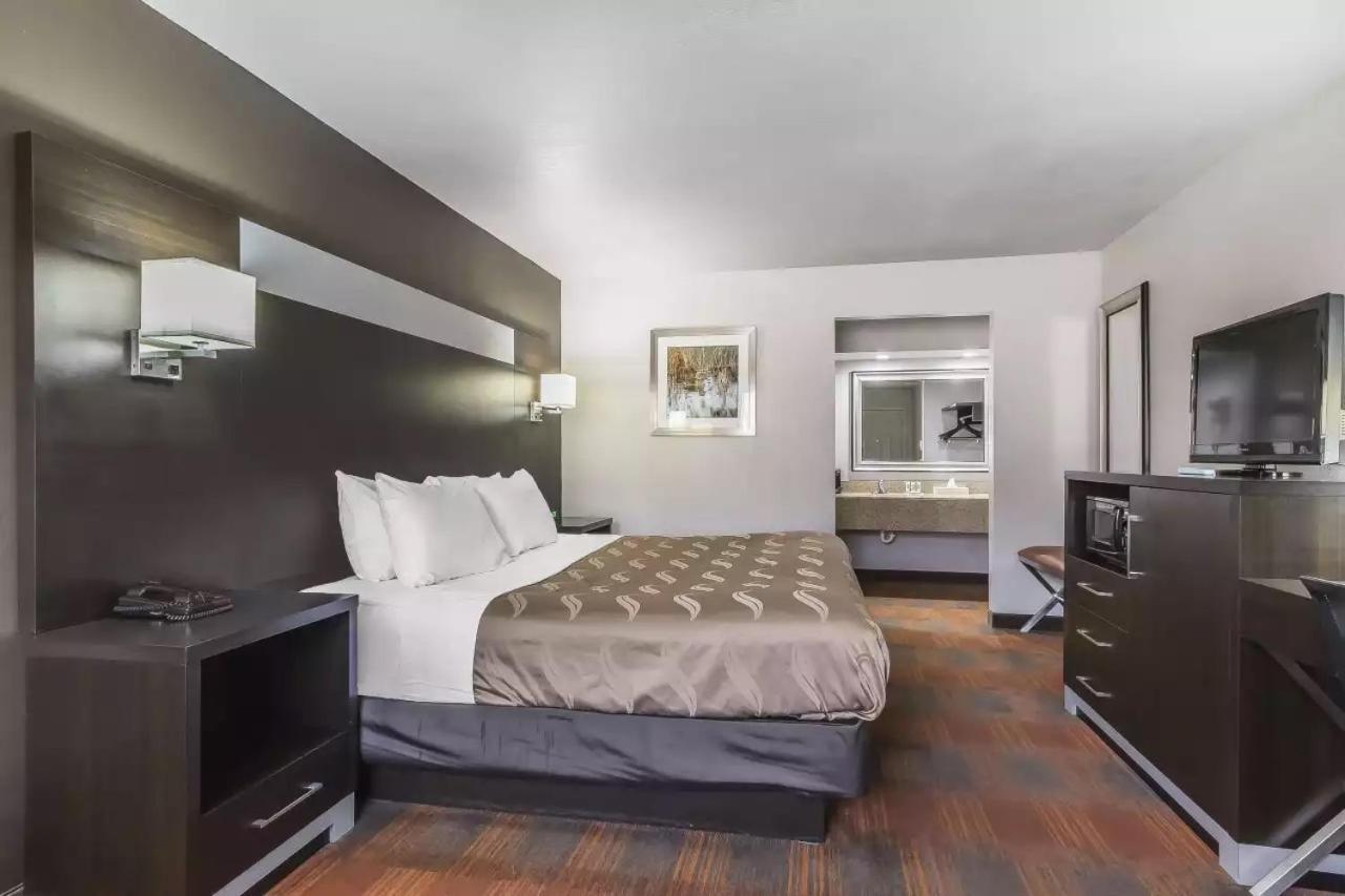 Quality Inn and Suites photo 4
