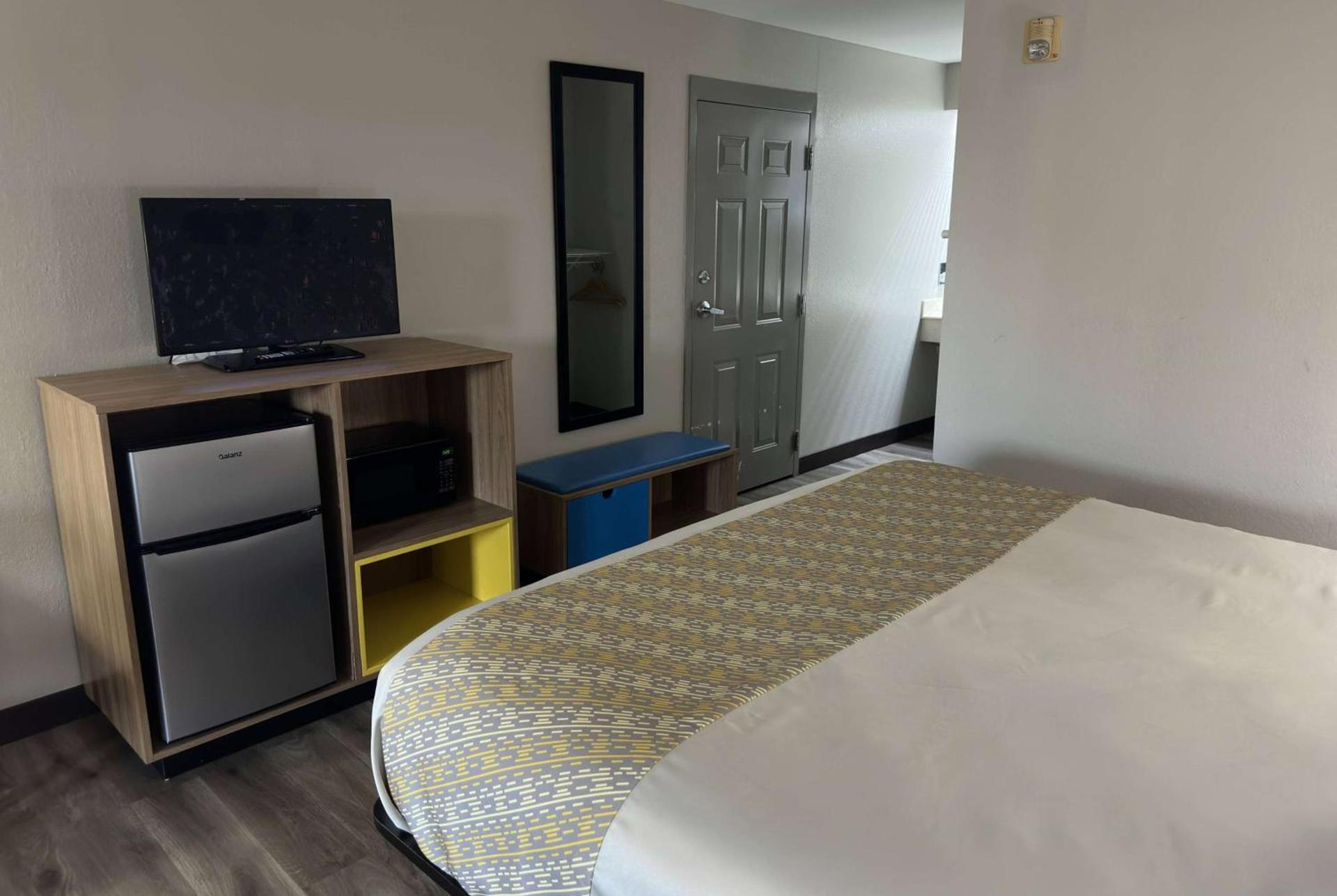 Days Inn & Suites by Wyndham Opelousas photo 21