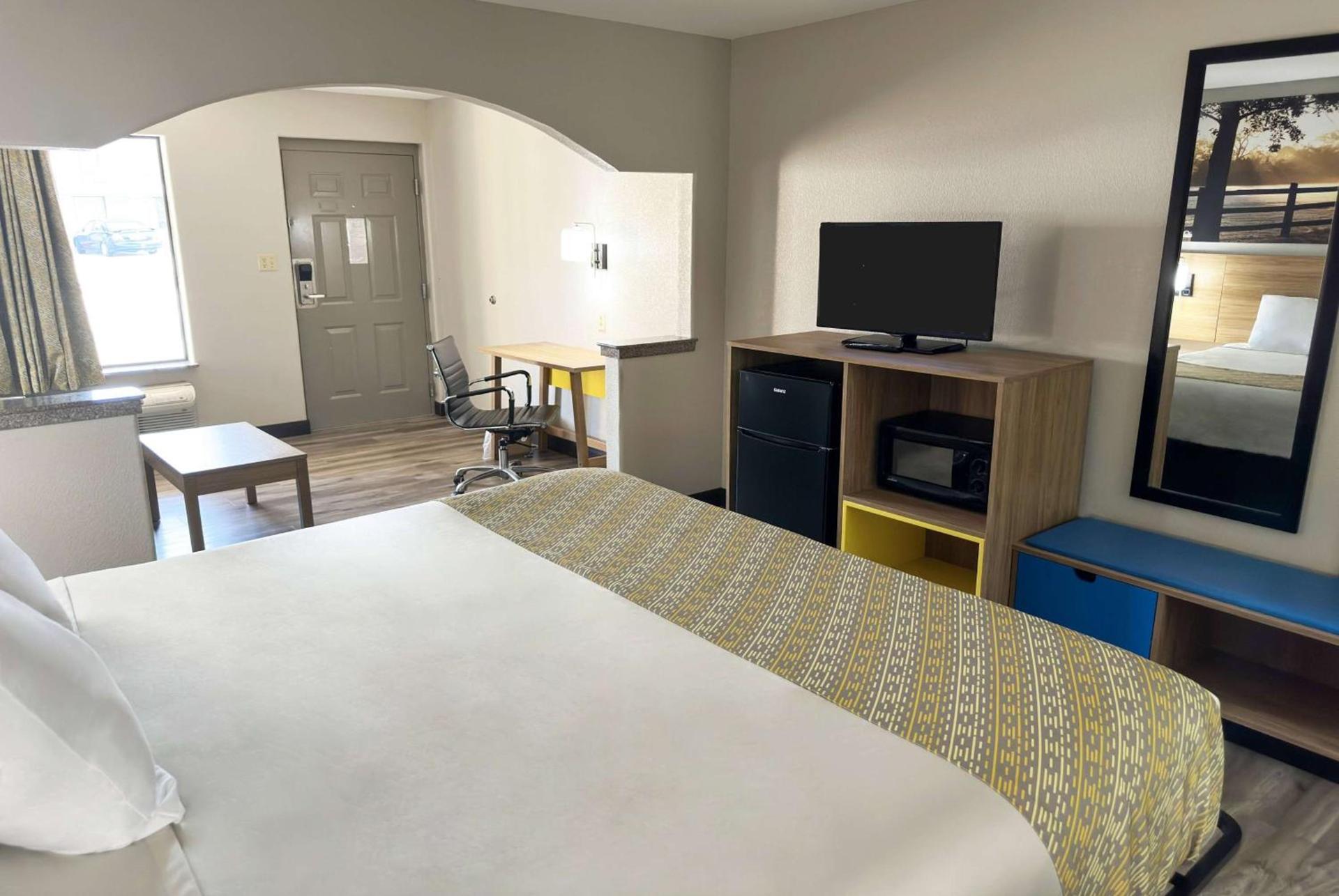 Days Inn & Suites by Wyndham Opelousas photo 23