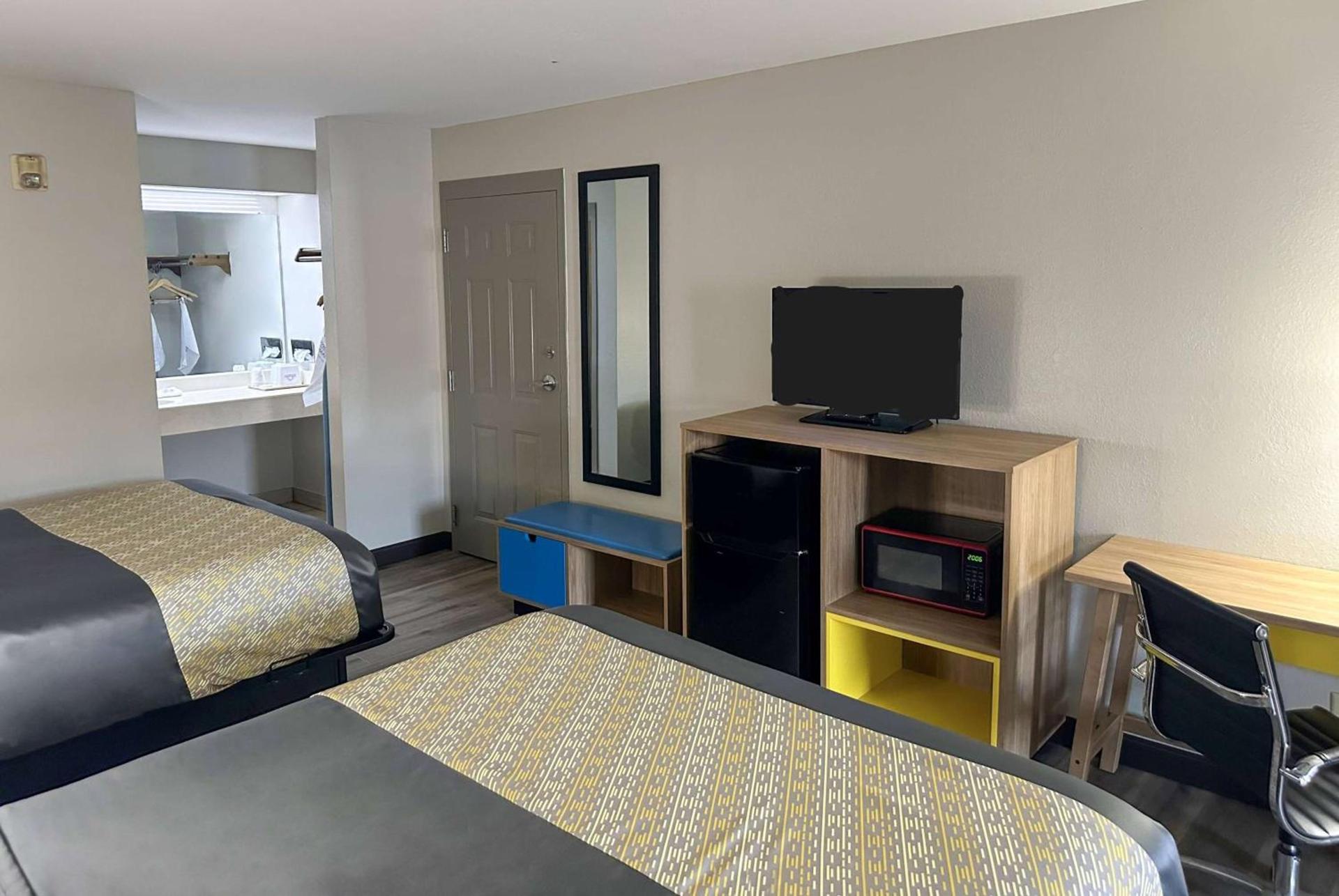 Days Inn & Suites by Wyndham Opelousas photo 28