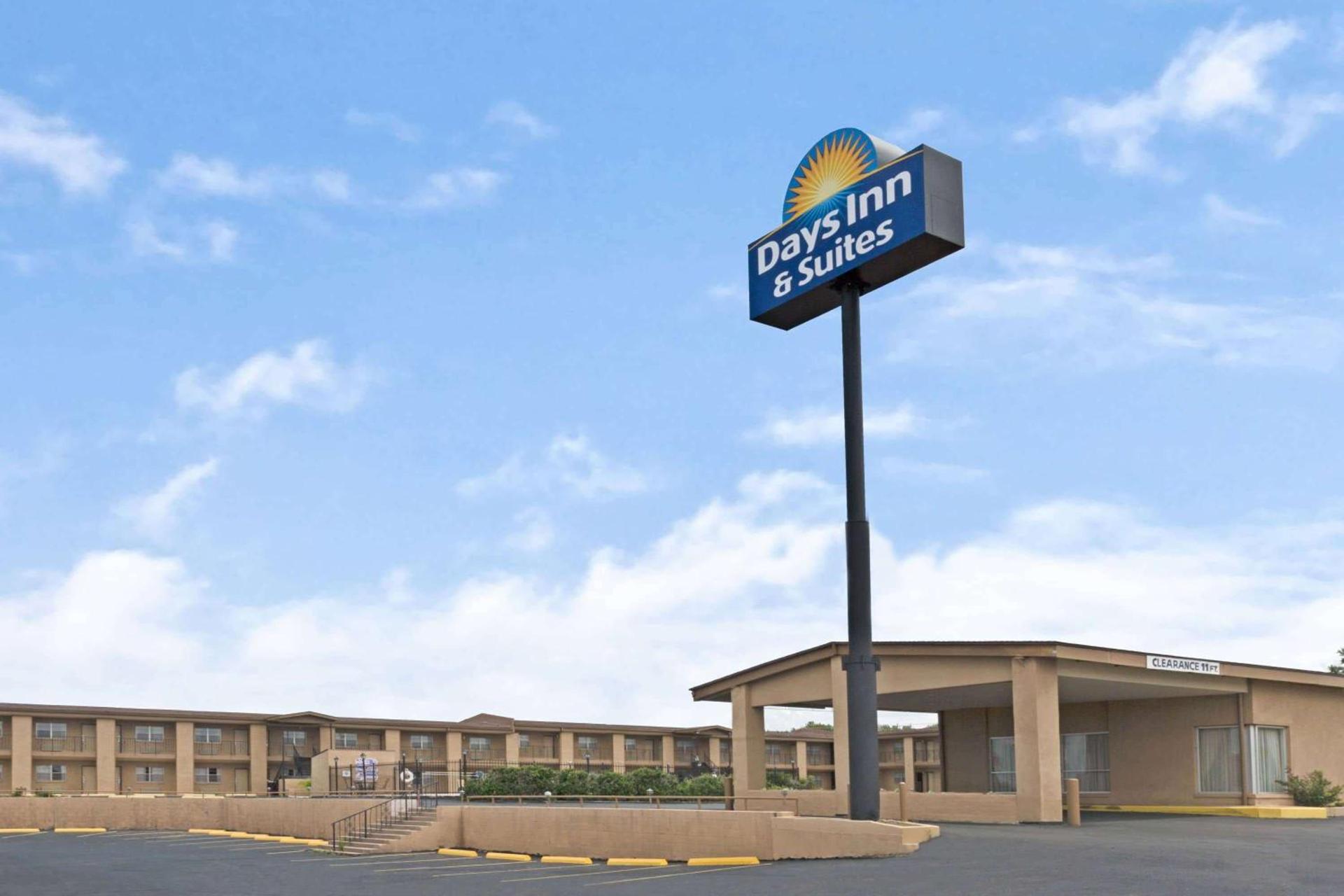 Days Inn & Suites by Wyndham Santa Rosa, NM — hotel in Santa Rosa