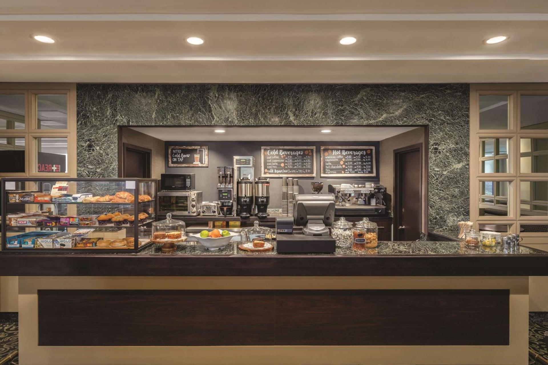 DoubleTree by Hilton New York-LaGuardia photo 10