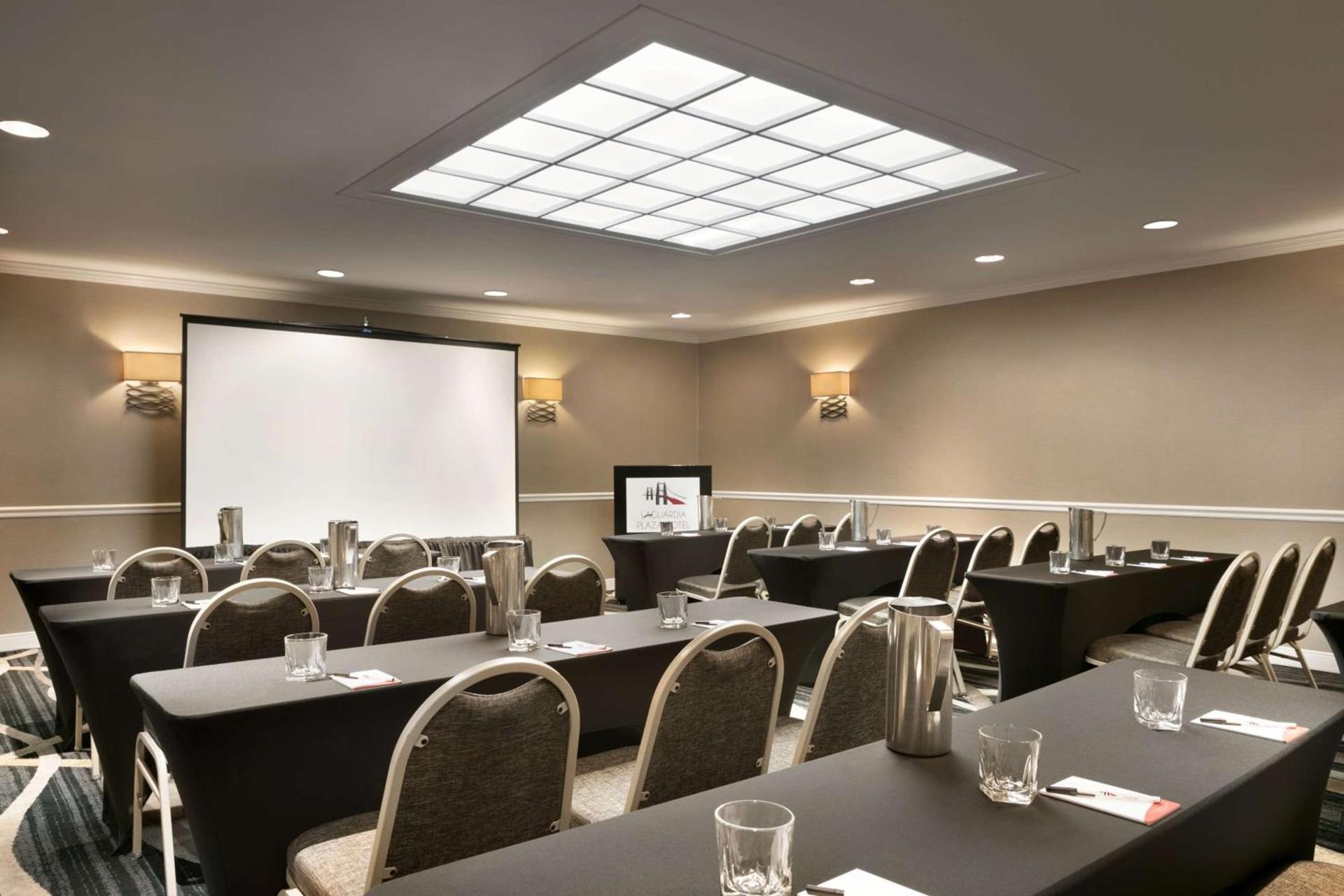 DoubleTree by Hilton New York-LaGuardia photo 20