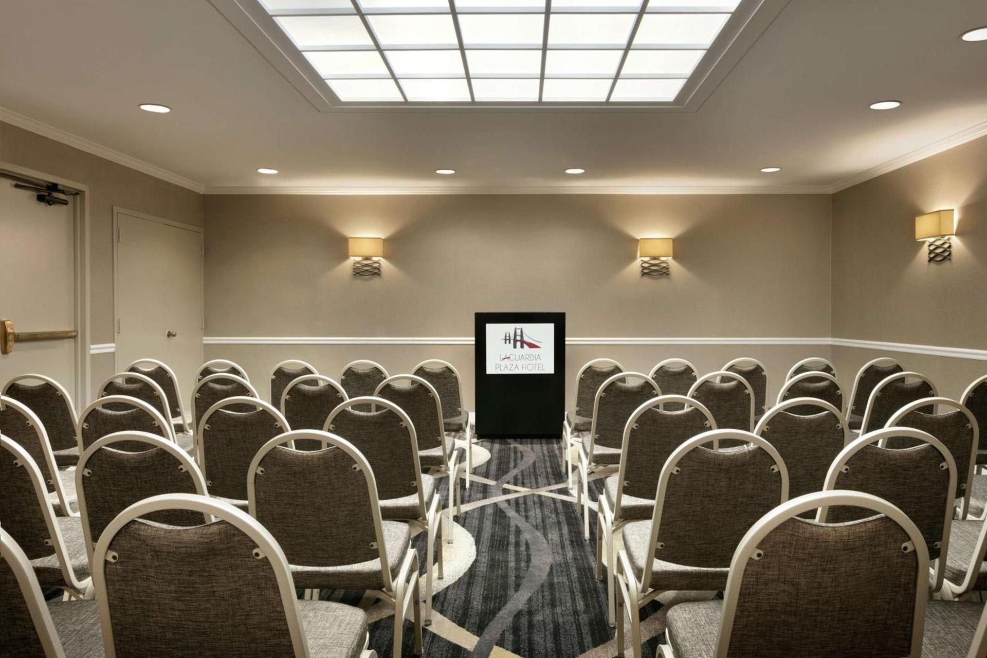 DoubleTree by Hilton New York-LaGuardia photo 25