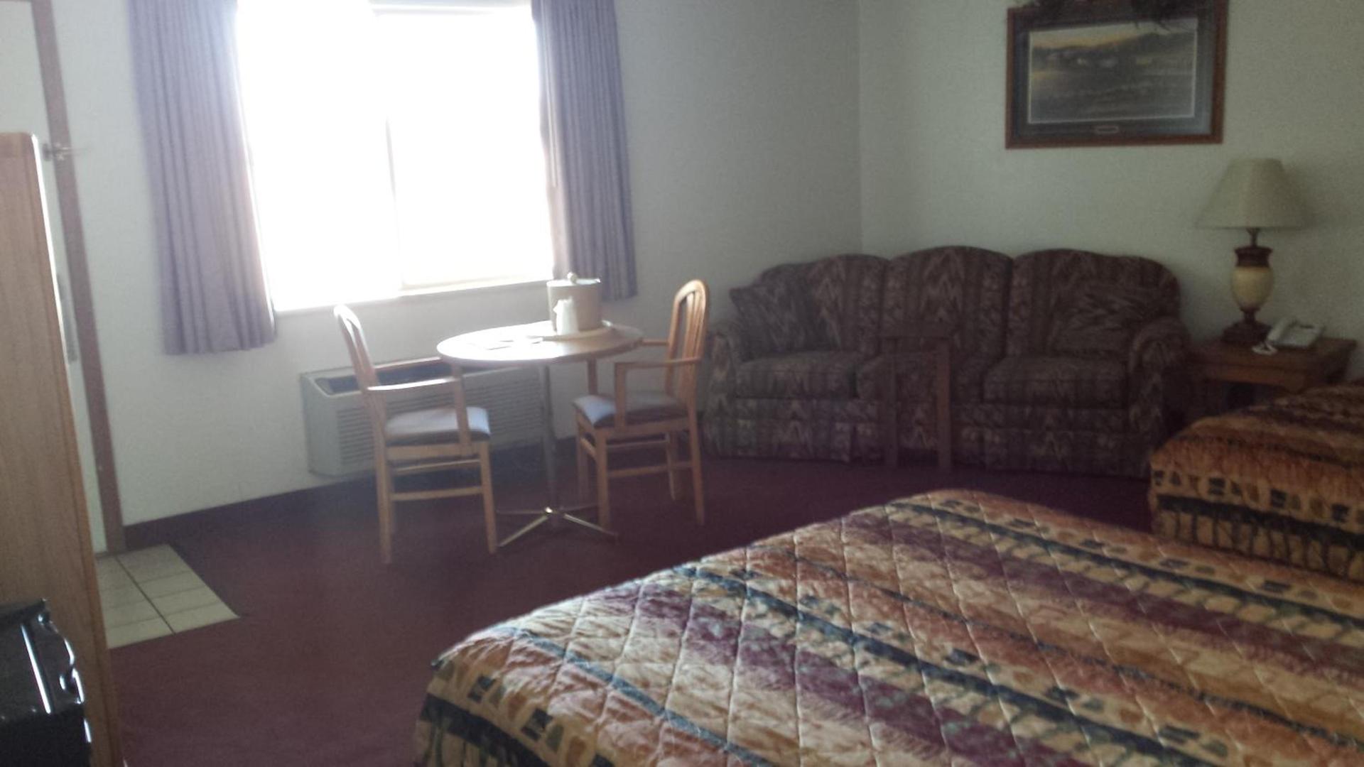Dakota Inn photo 16