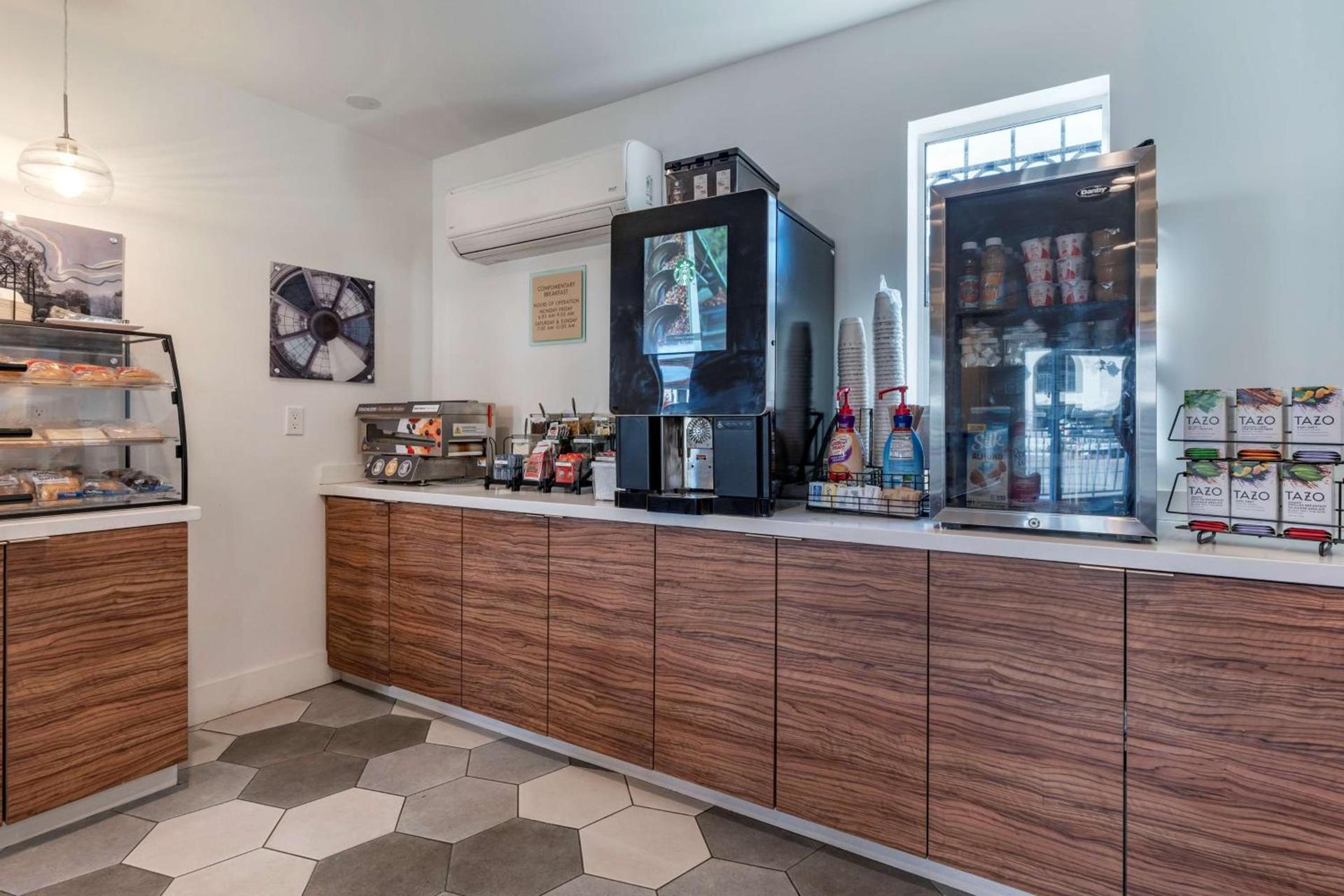 Best Western Plus Executive Suites photo 11