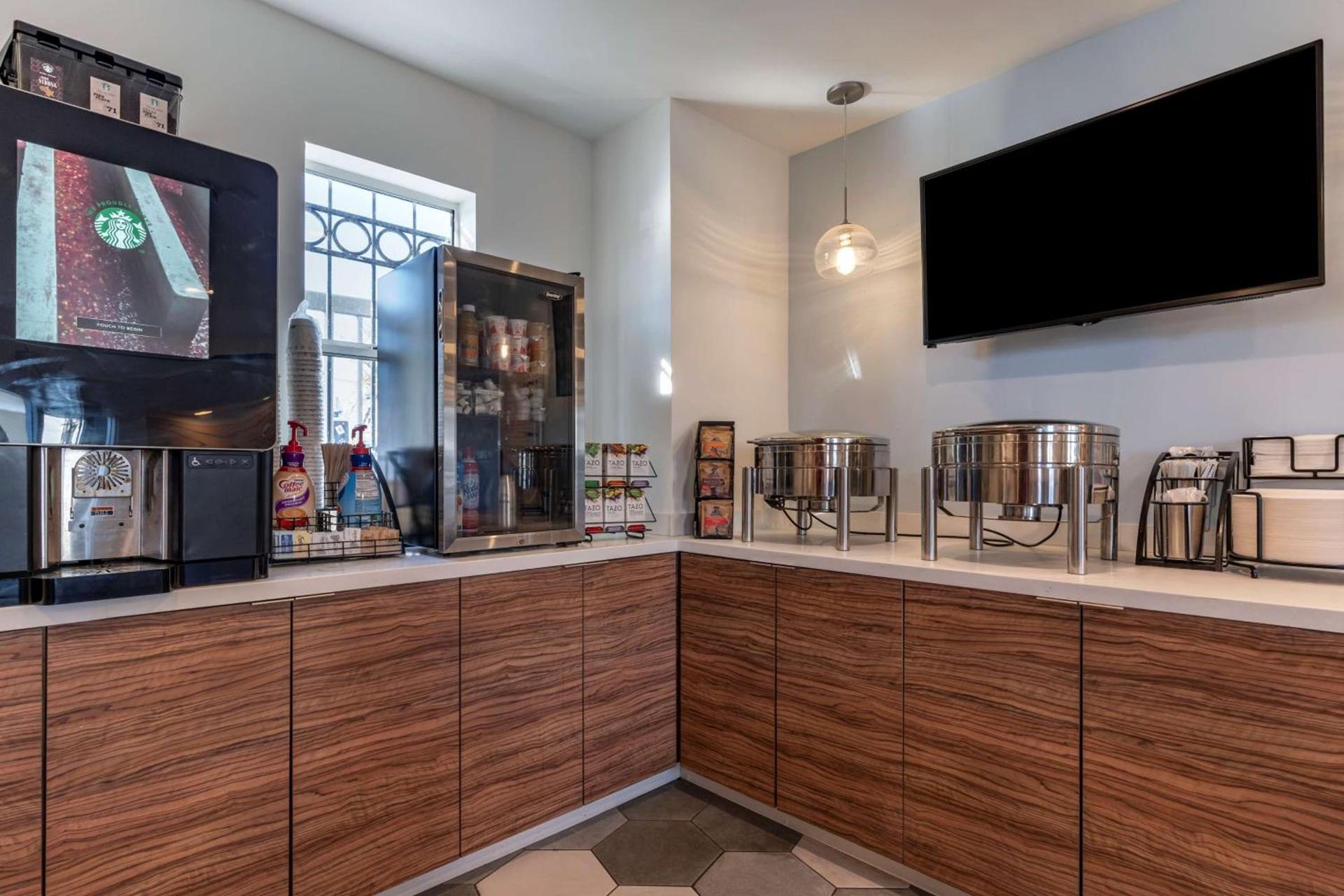 Best Western Plus Executive Suites photo 10