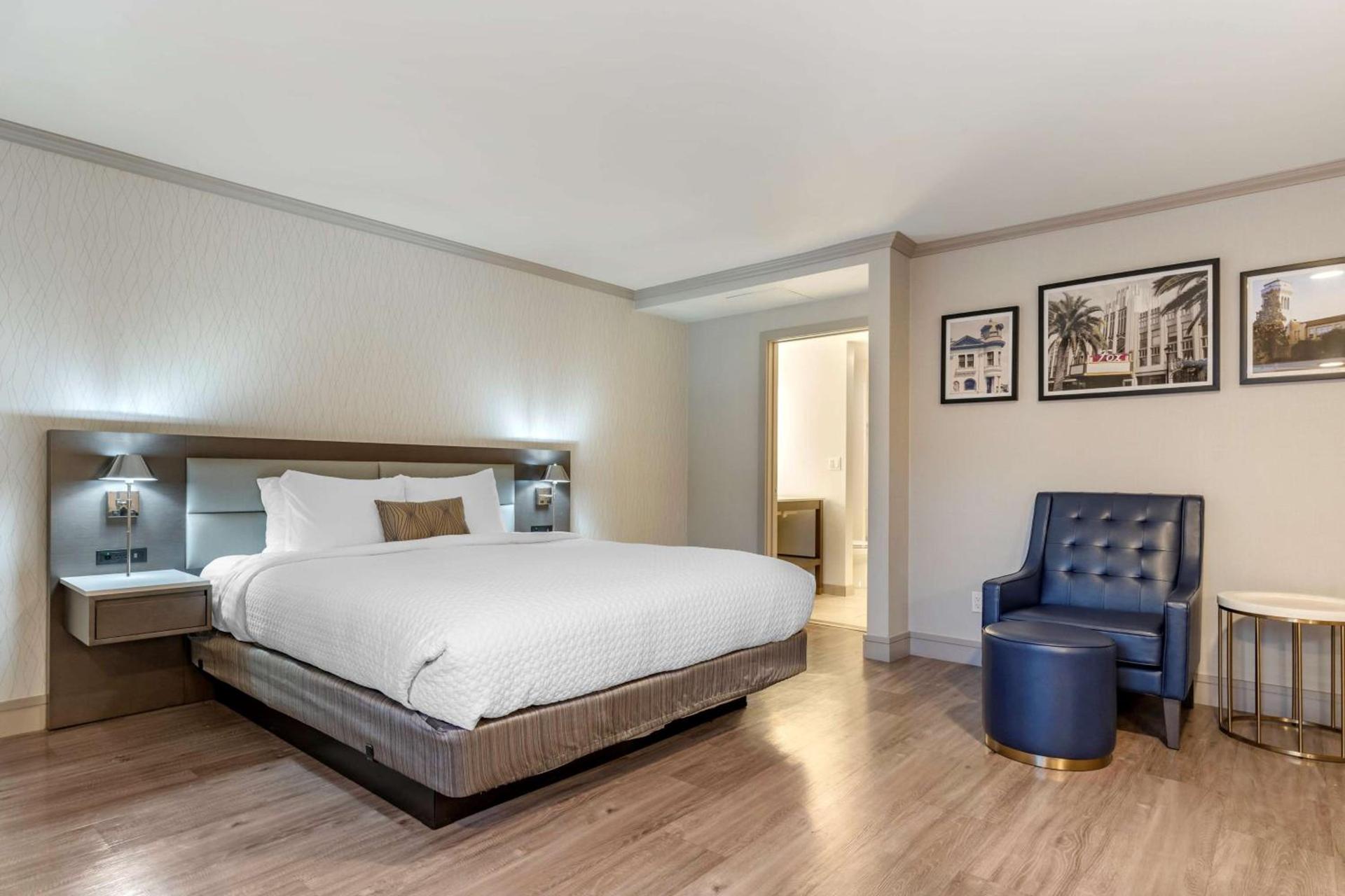 Best Western Plus Executive Suites photo 14