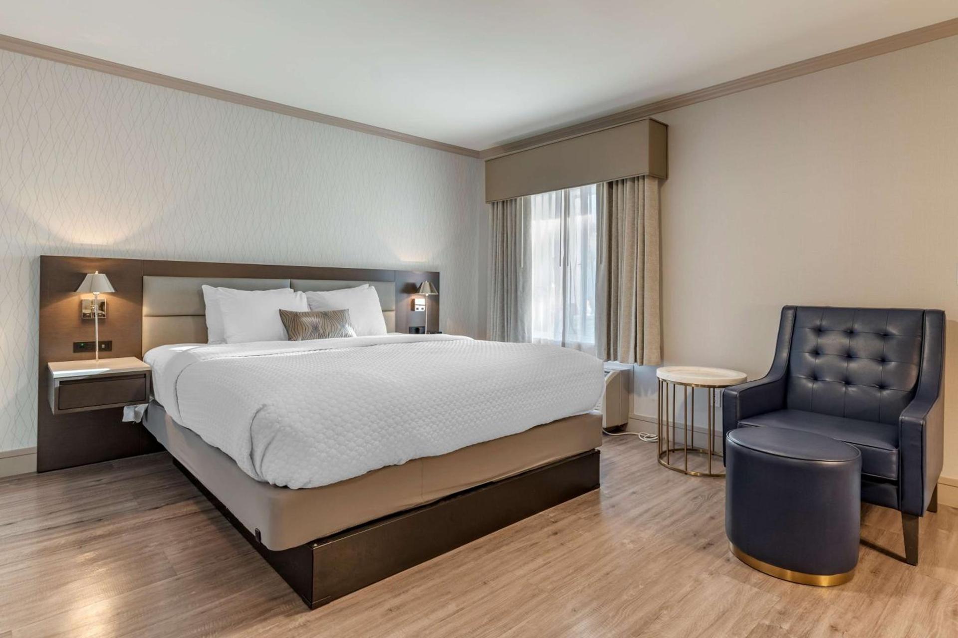 Best Western Plus Executive Suites photo 16
