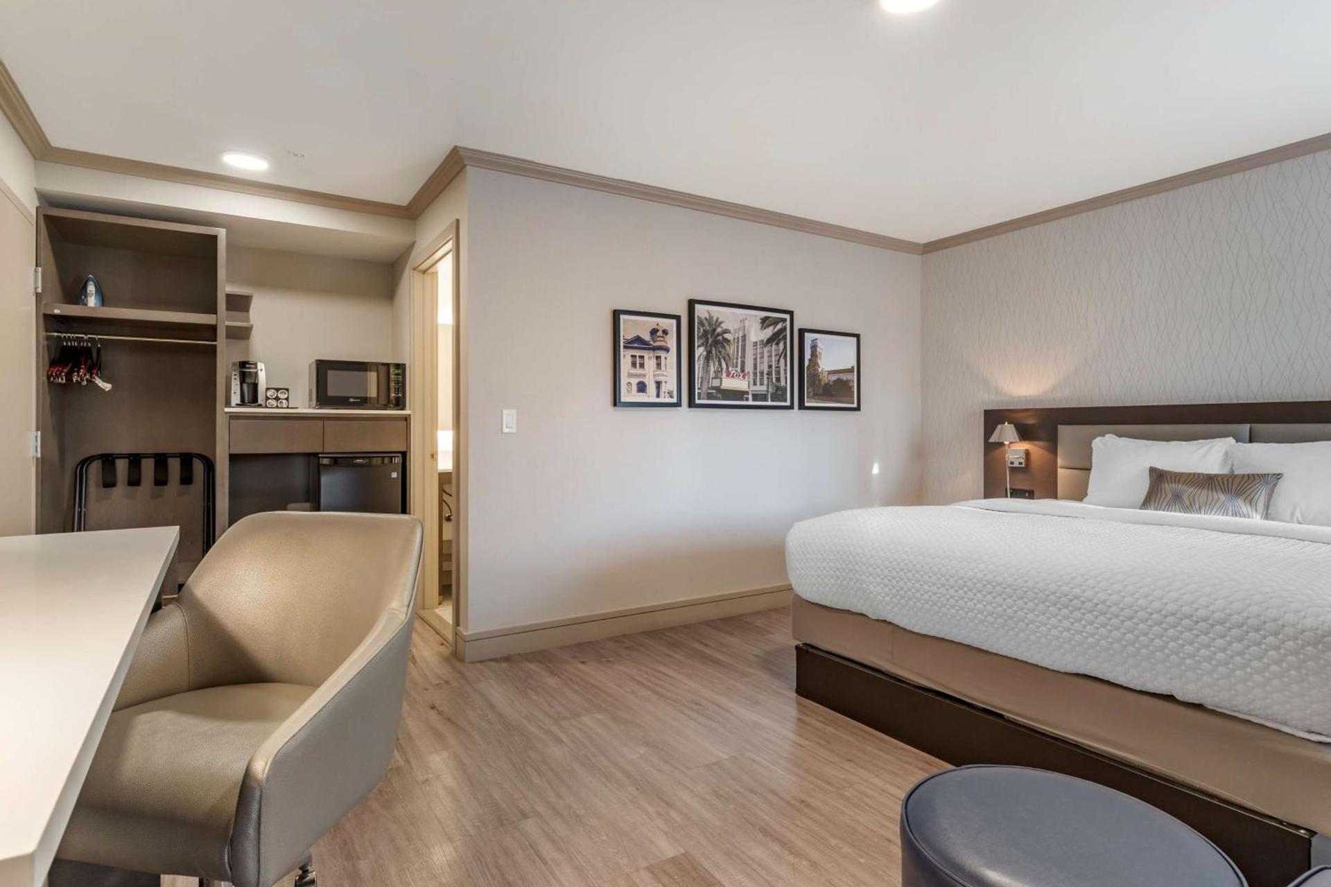 Best Western Plus Executive Suites photo 17