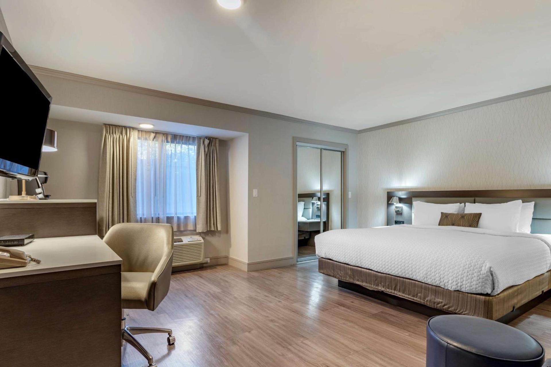 Best Western Plus Executive Suites photo 8