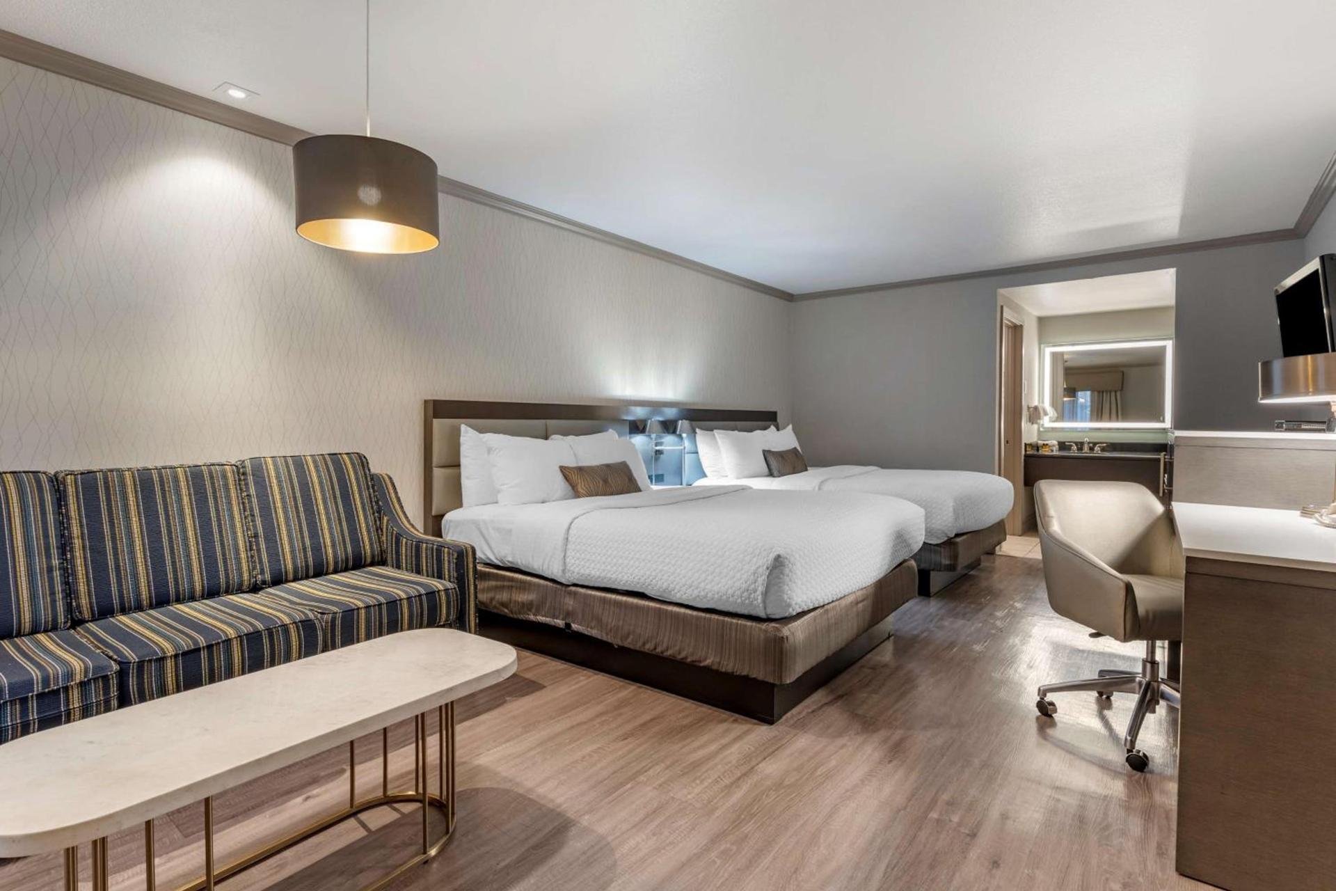 Best Western Plus Executive Suites photo 9