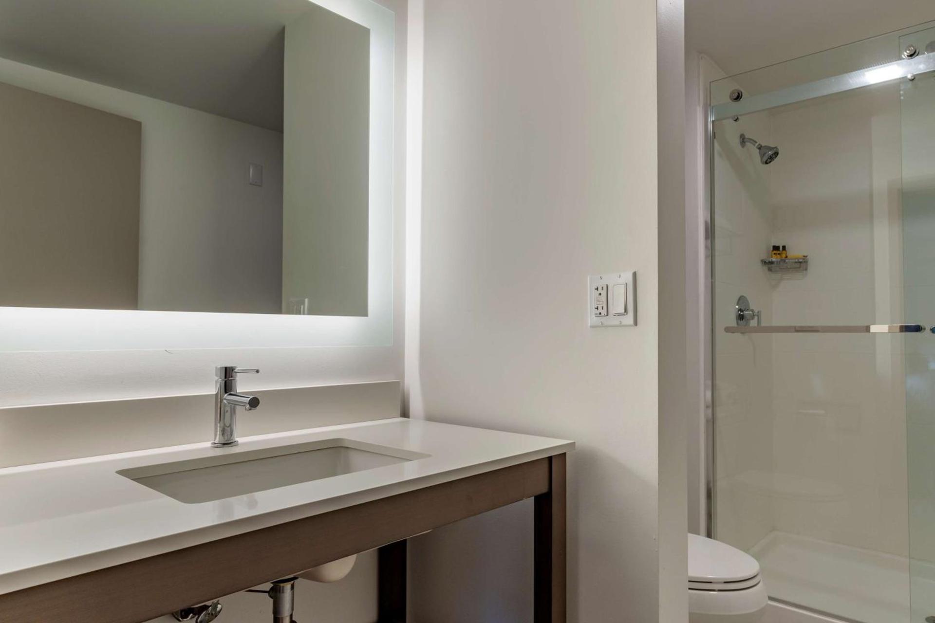 Best Western Plus Executive Suites photo 27