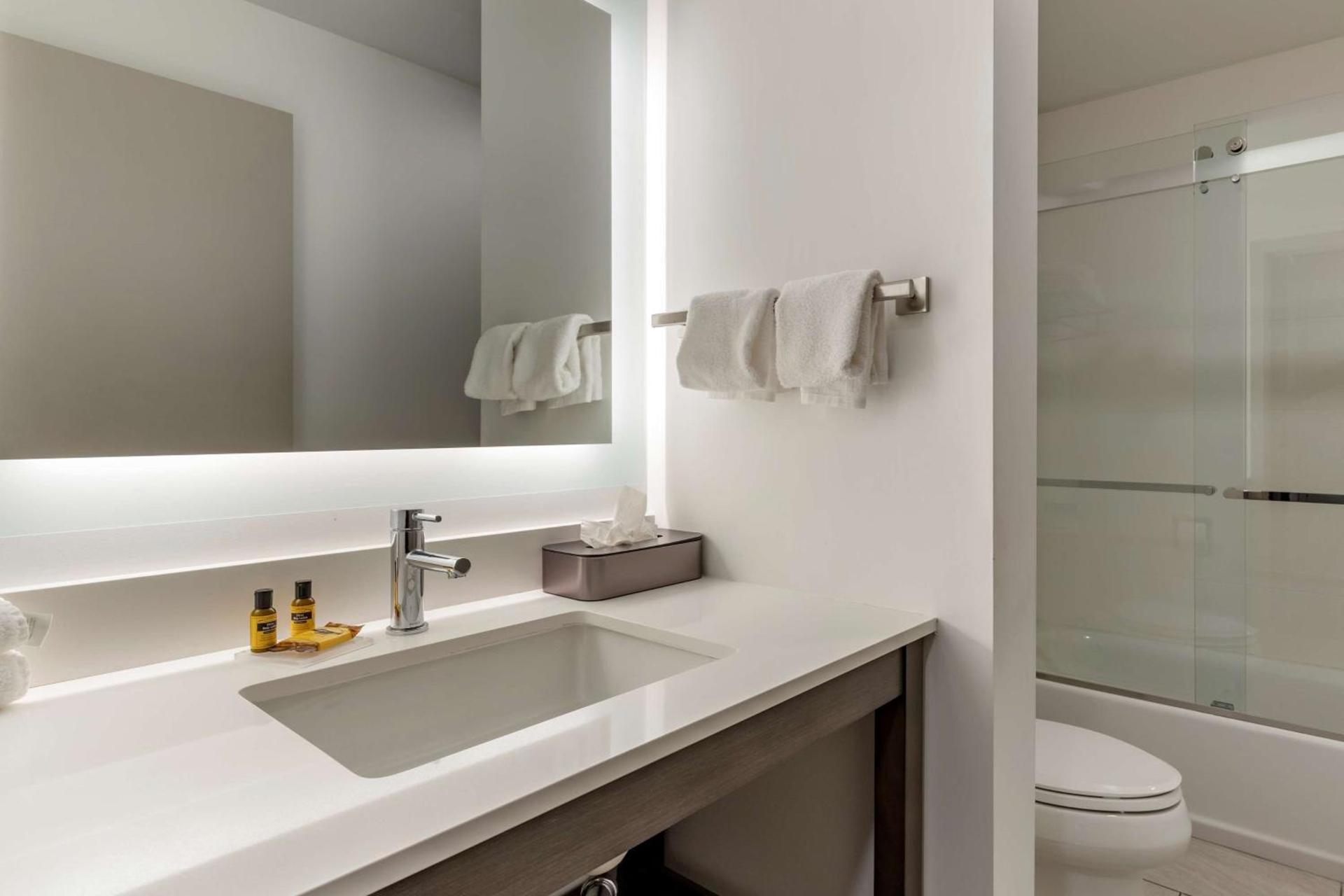 Best Western Plus Executive Suites photo 28
