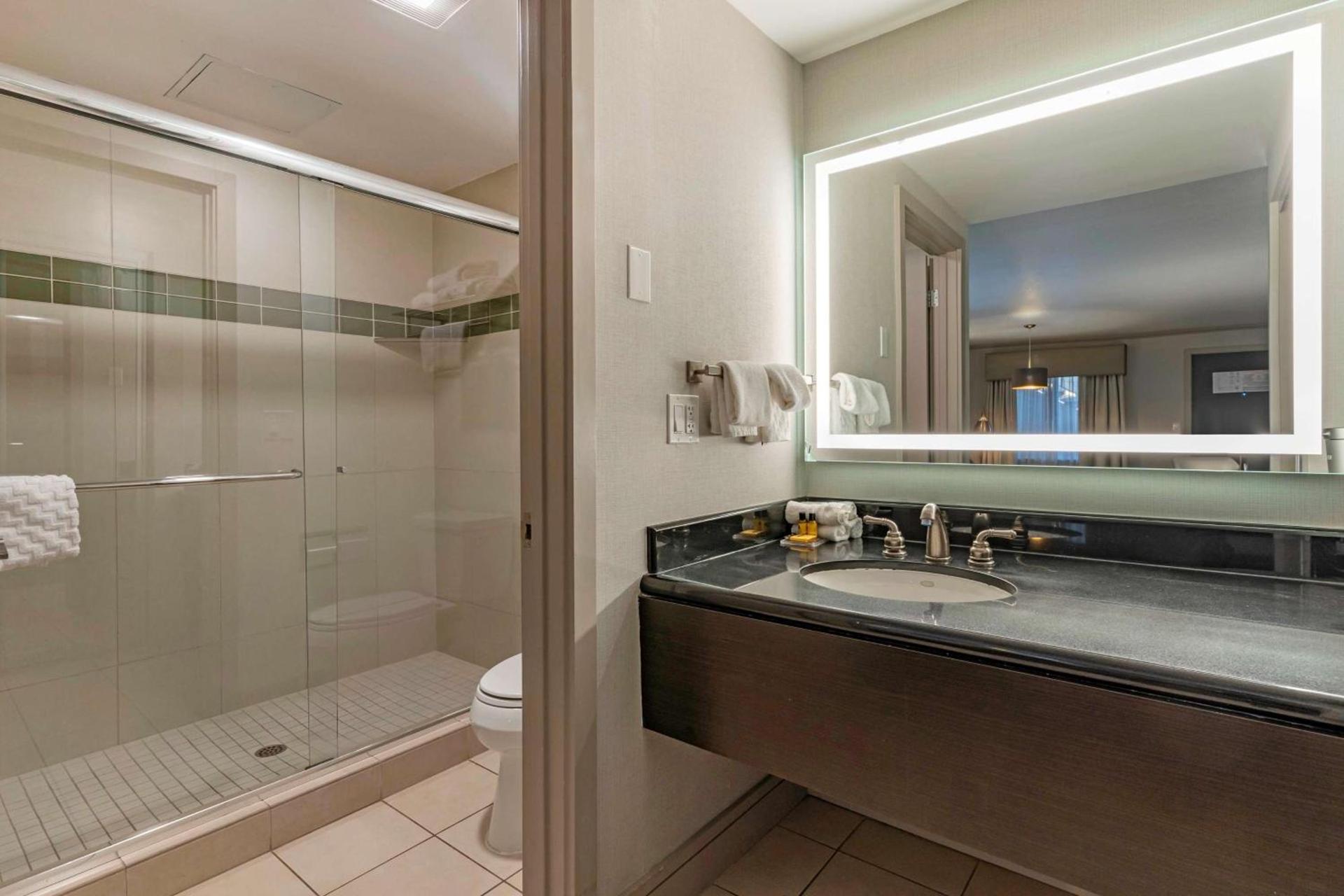 Best Western Plus Executive Suites photo 30