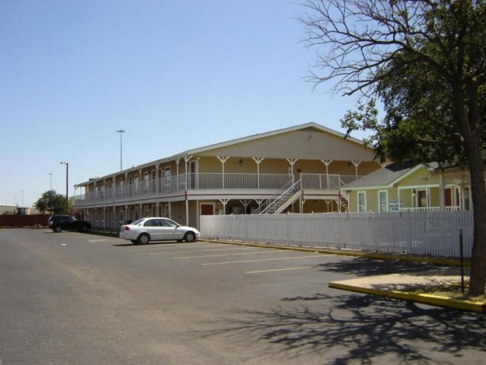Victorian Inn Midland photo 11