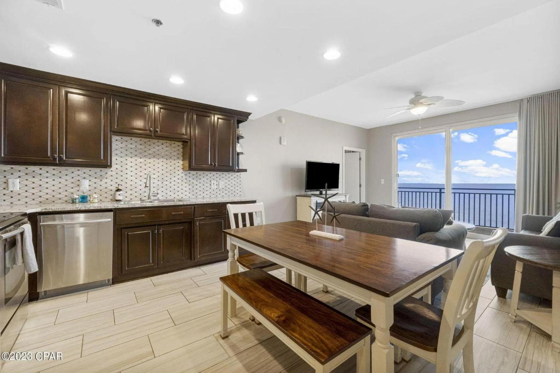 Beachfront Oasis at Splash Resort and Condos photo 6