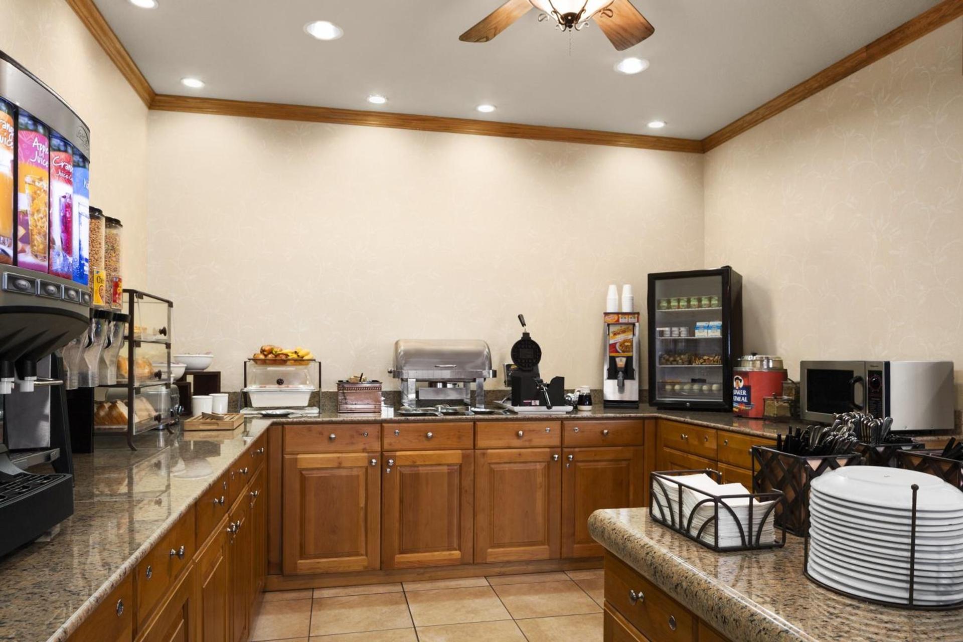 Country Inn & Suites by Radisson, Columbus West, OH photo 22