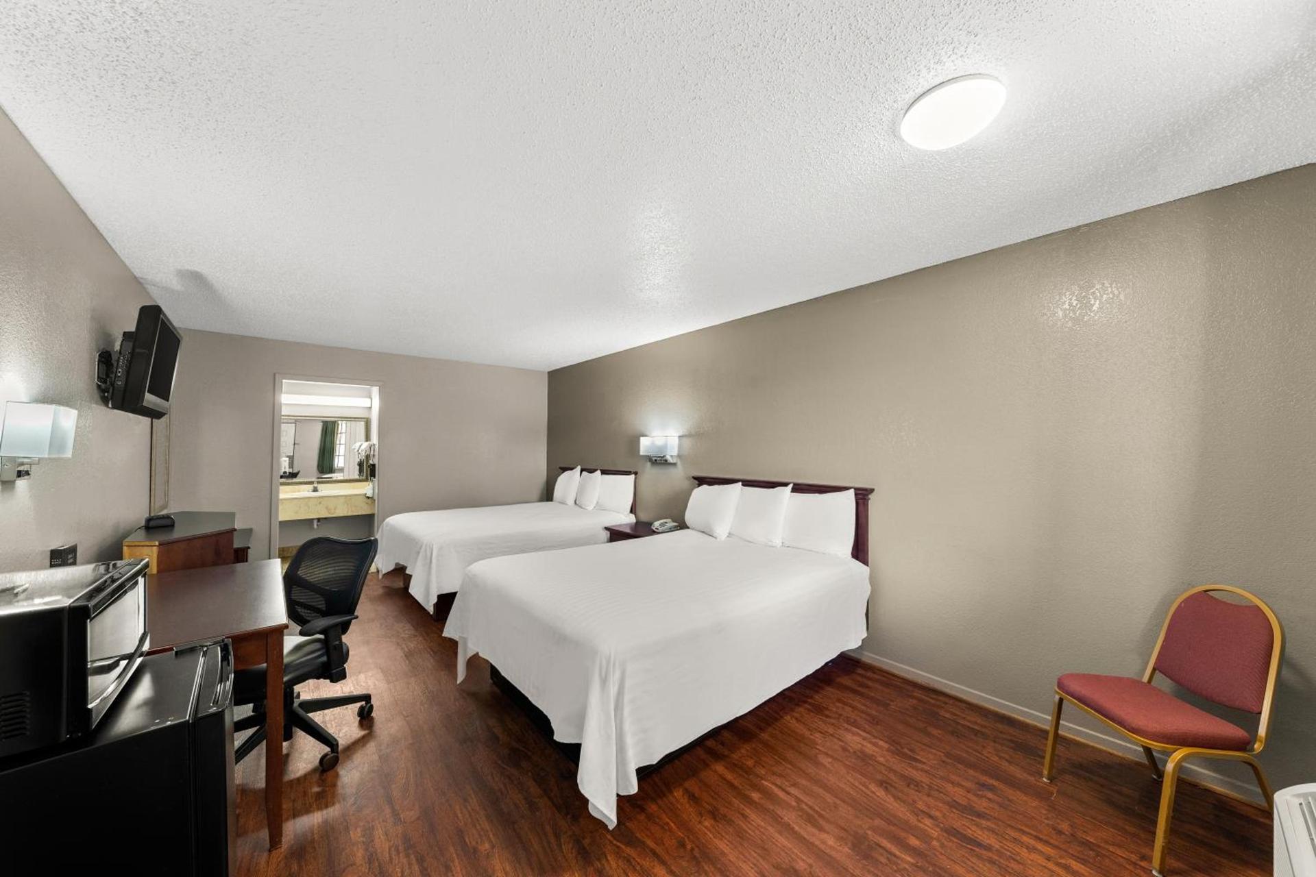 Americas Best Value Inn Bonham photo 8