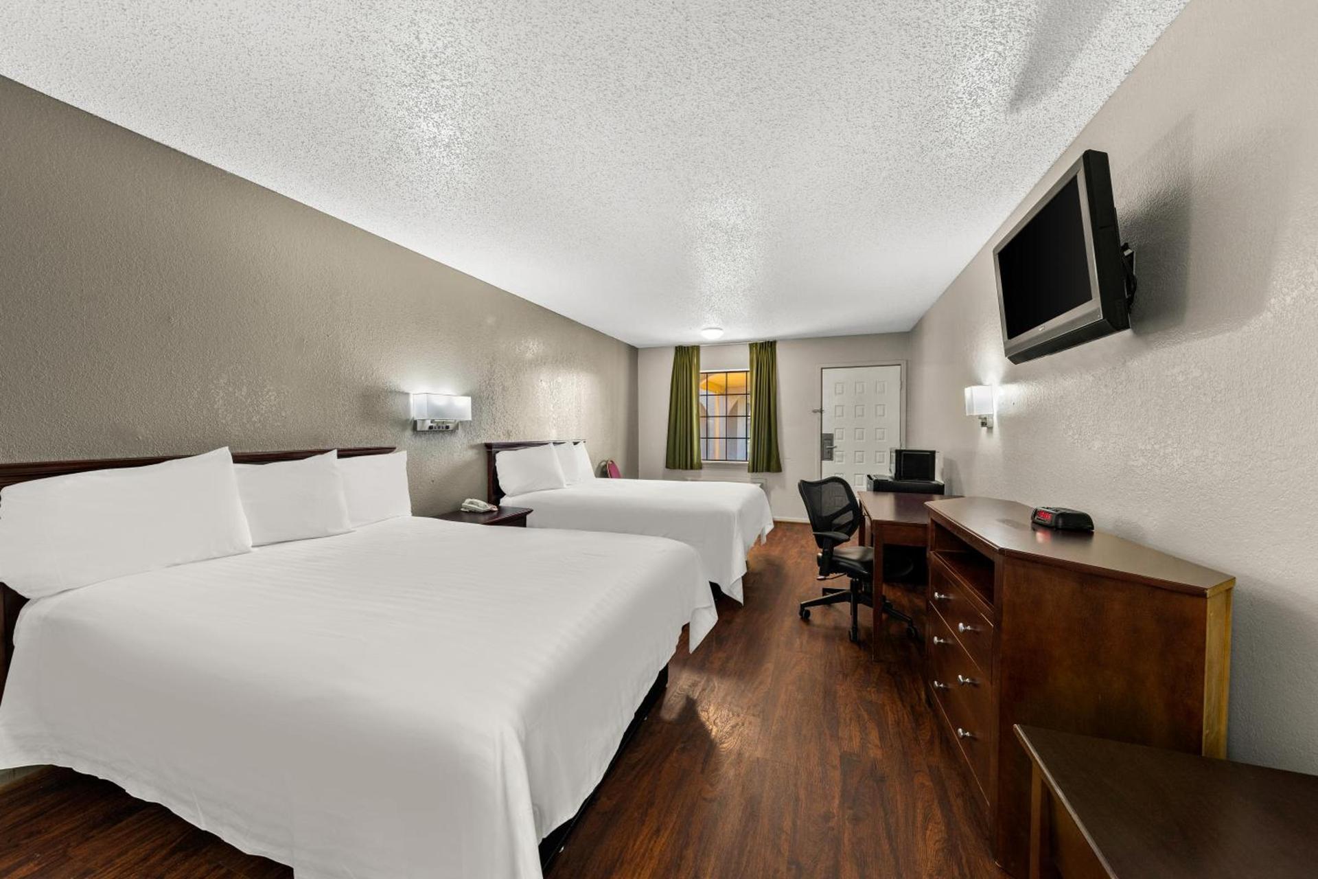Americas Best Value Inn Bonham photo 7