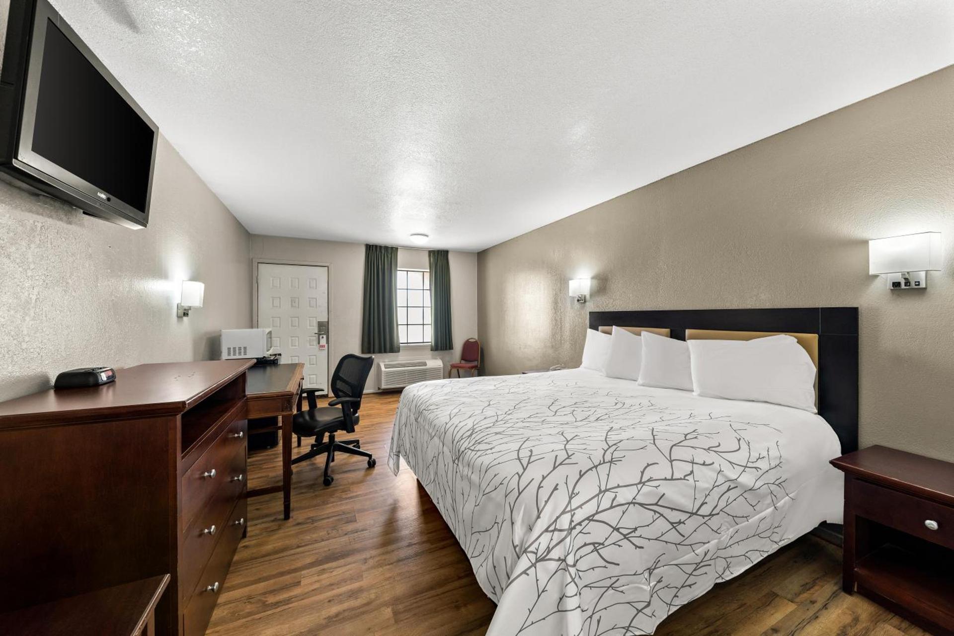 Americas Best Value Inn Bonham photo 14