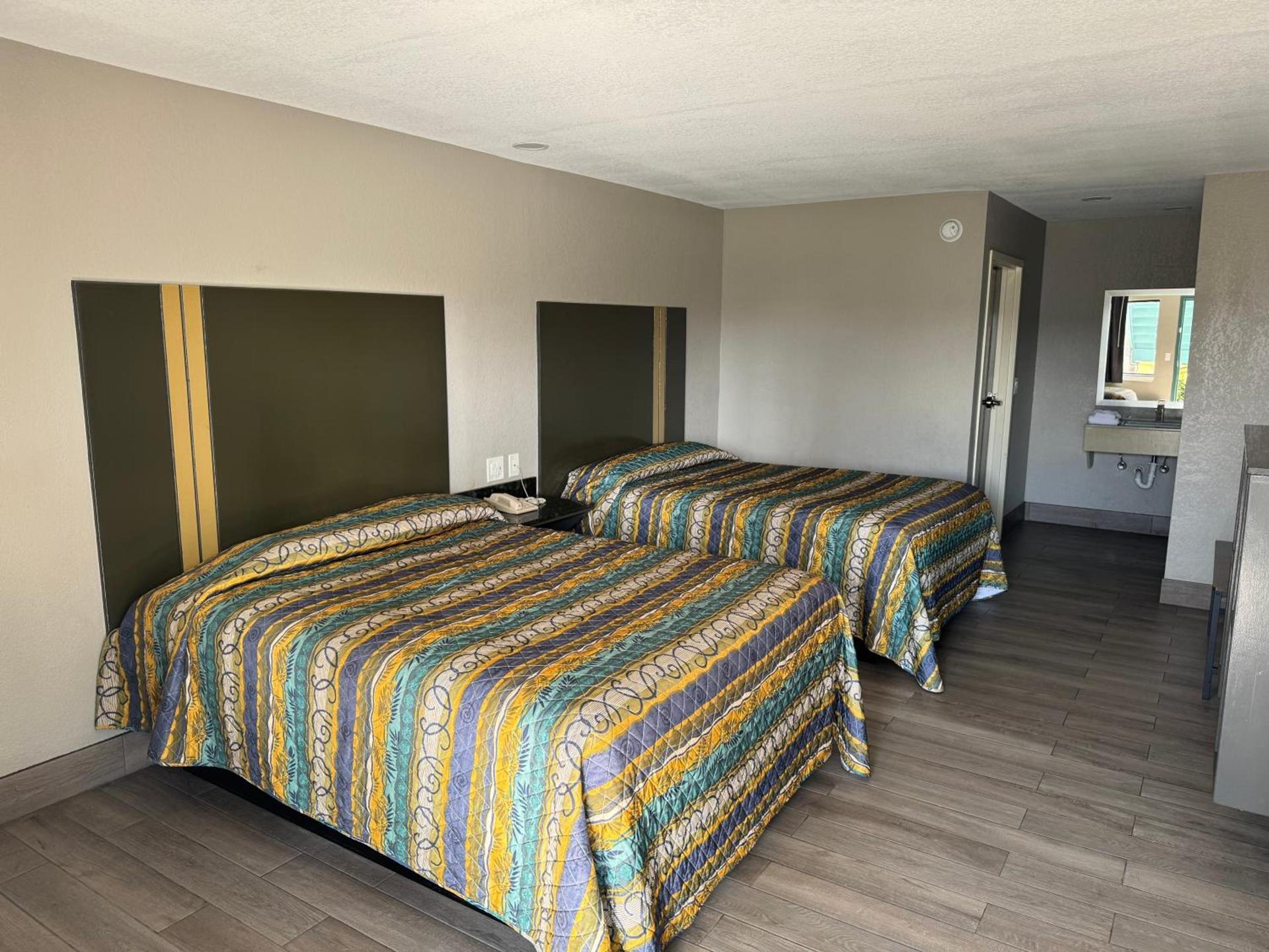Nola Inn & Suites photo 2