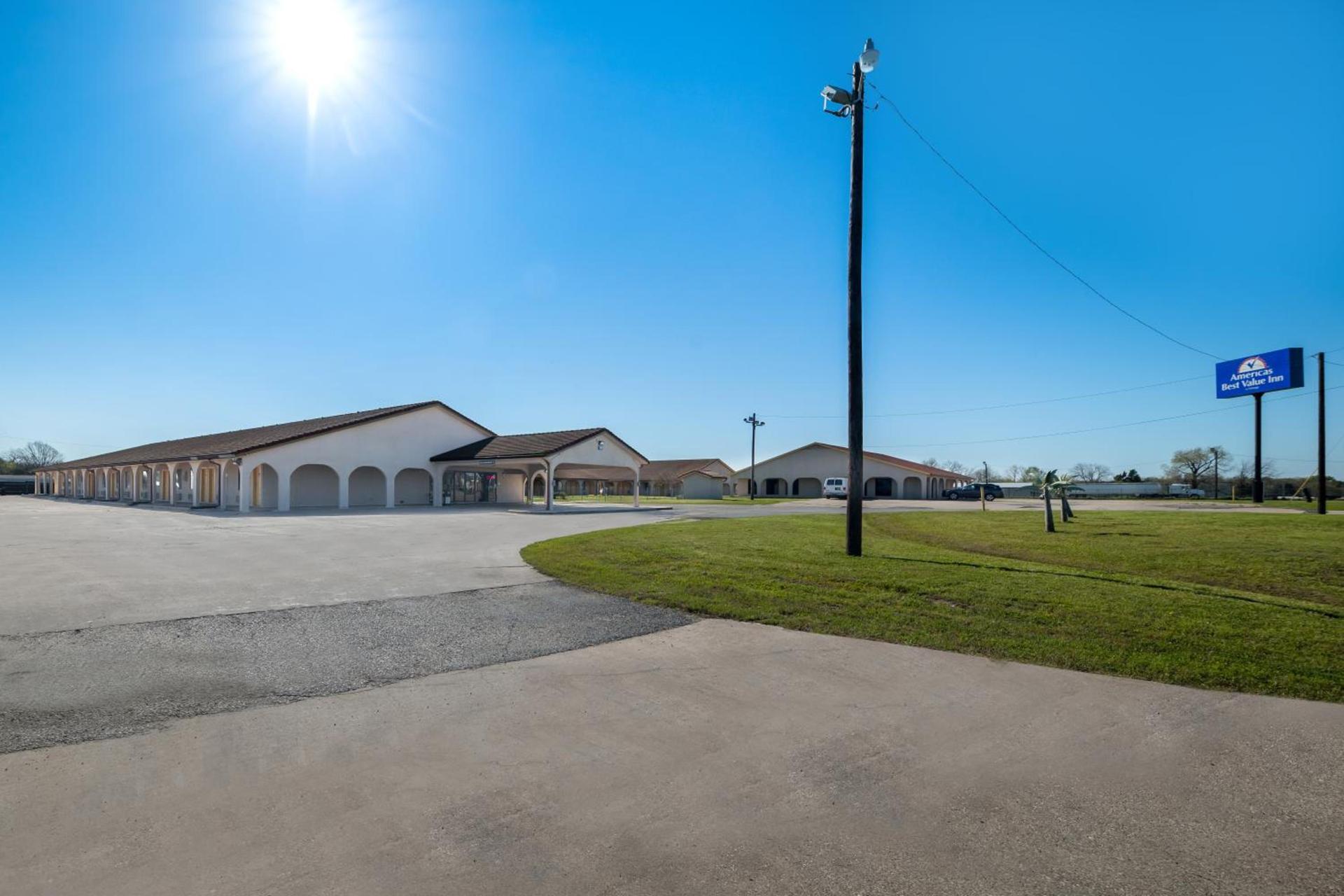 Americas Best Value Inn Bonham photo 21