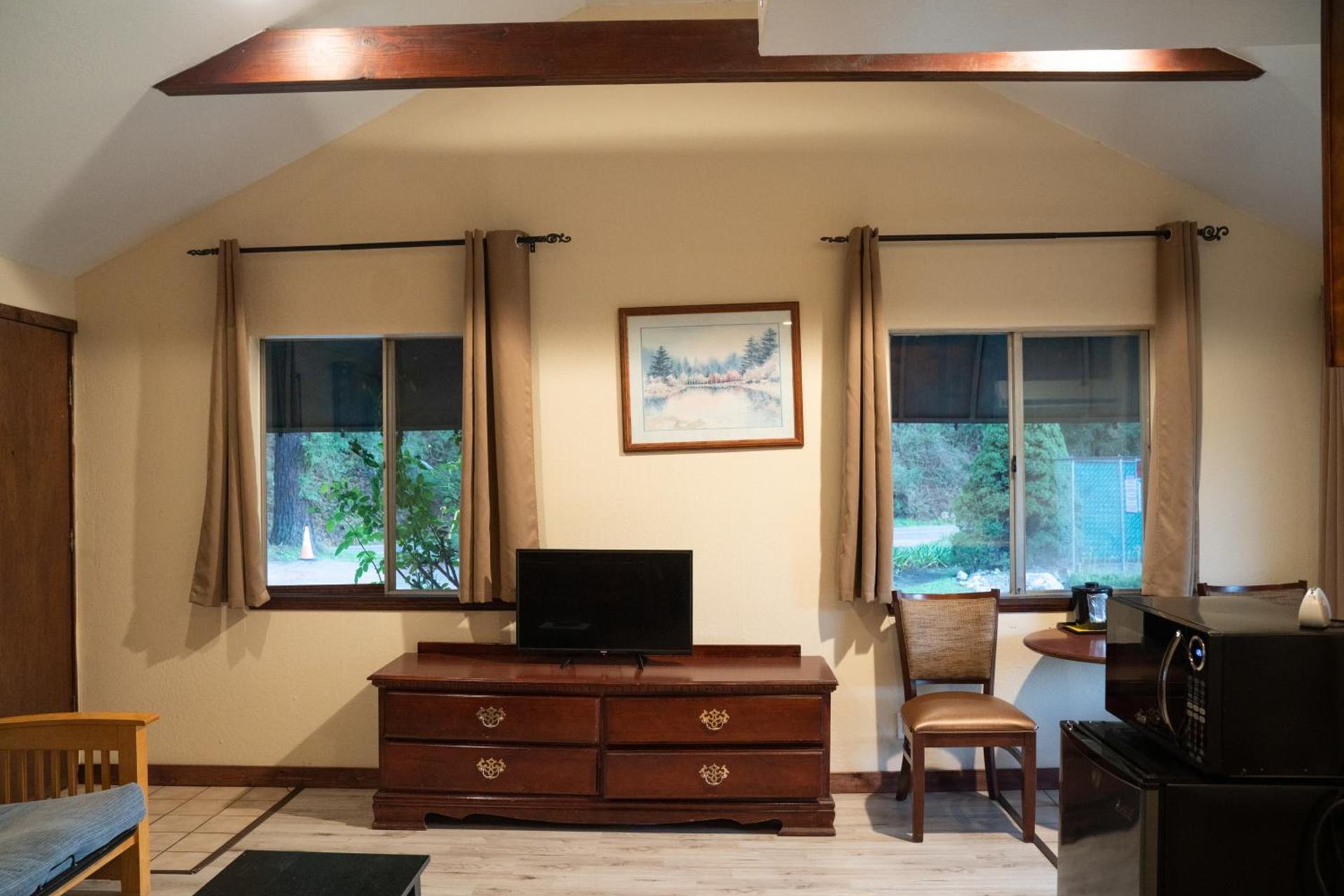 Dean Creek Resort photo 4