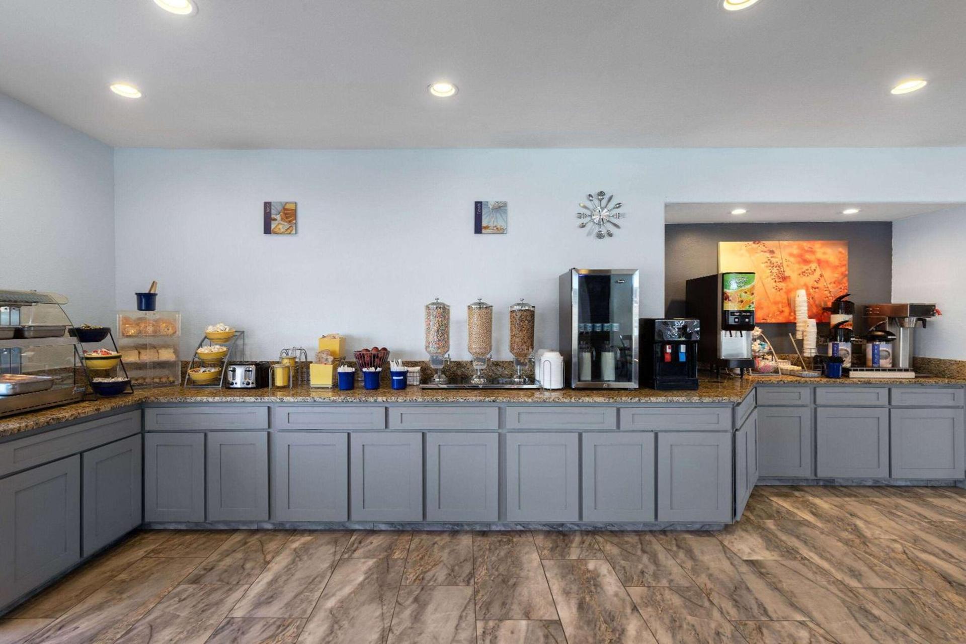 Days Inn & Suites by Wyndham Tucson/Marana photo 78