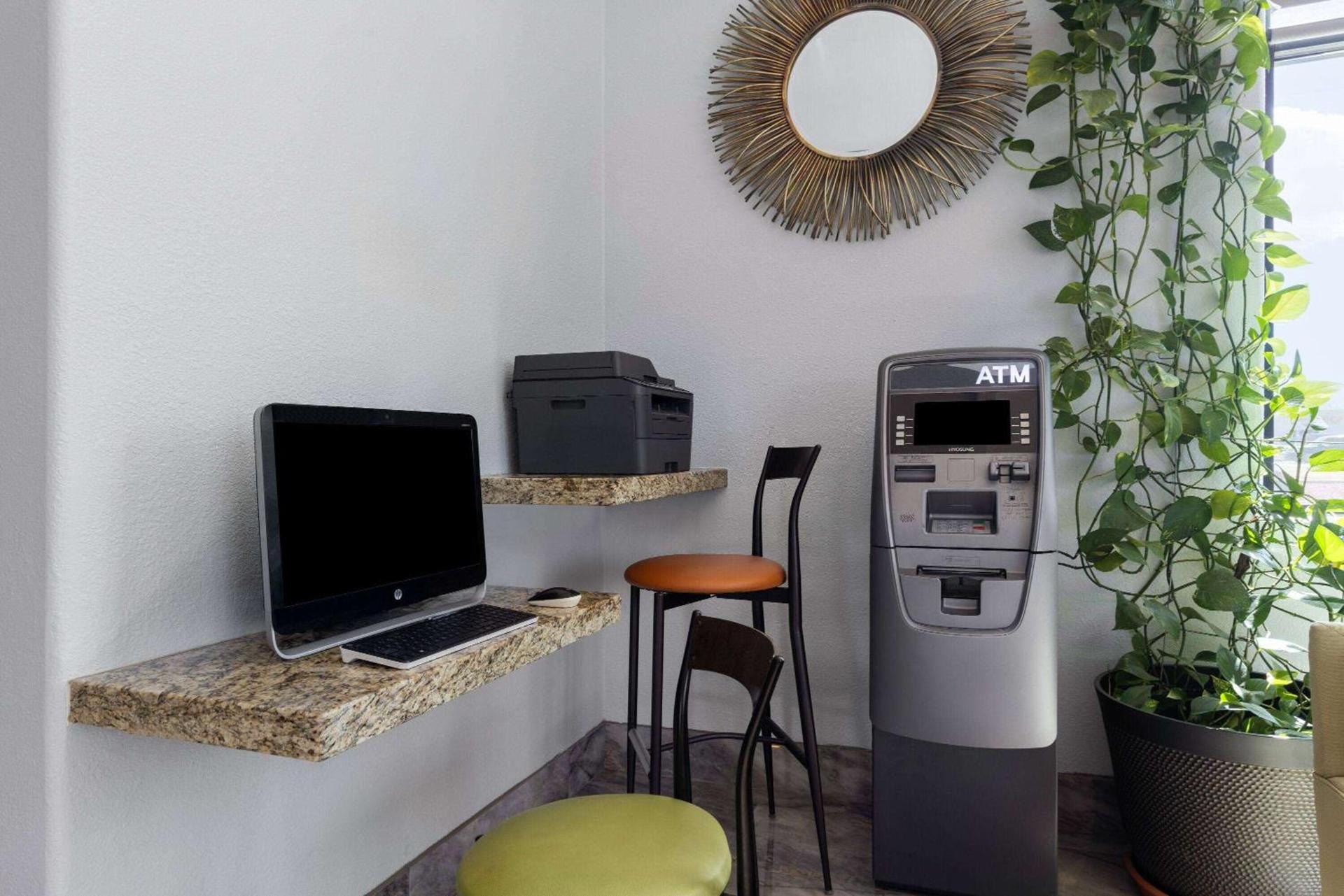 Days Inn & Suites by Wyndham Tucson/Marana photo 77