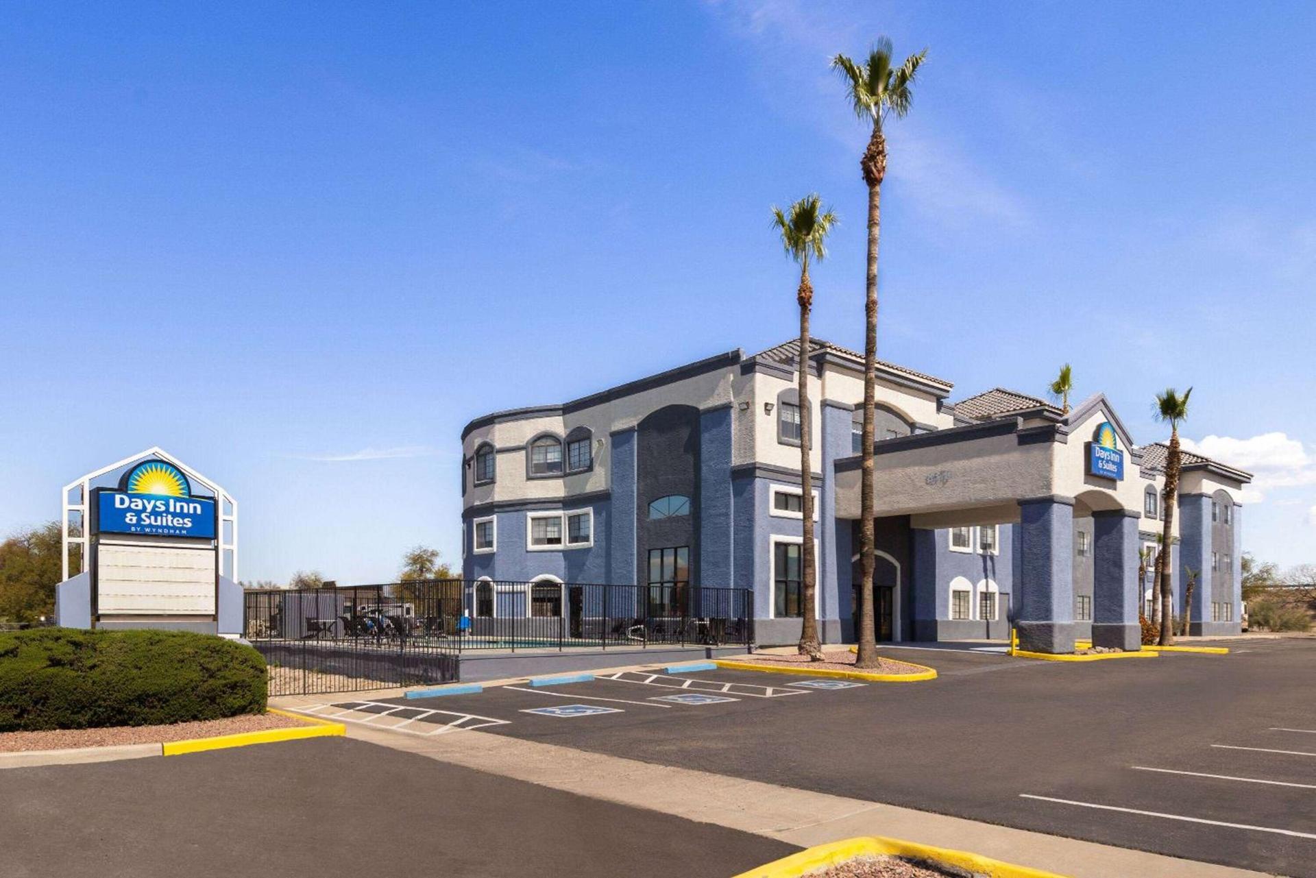 Days Inn & Suites by Wyndham Tucson/Marana photo 1