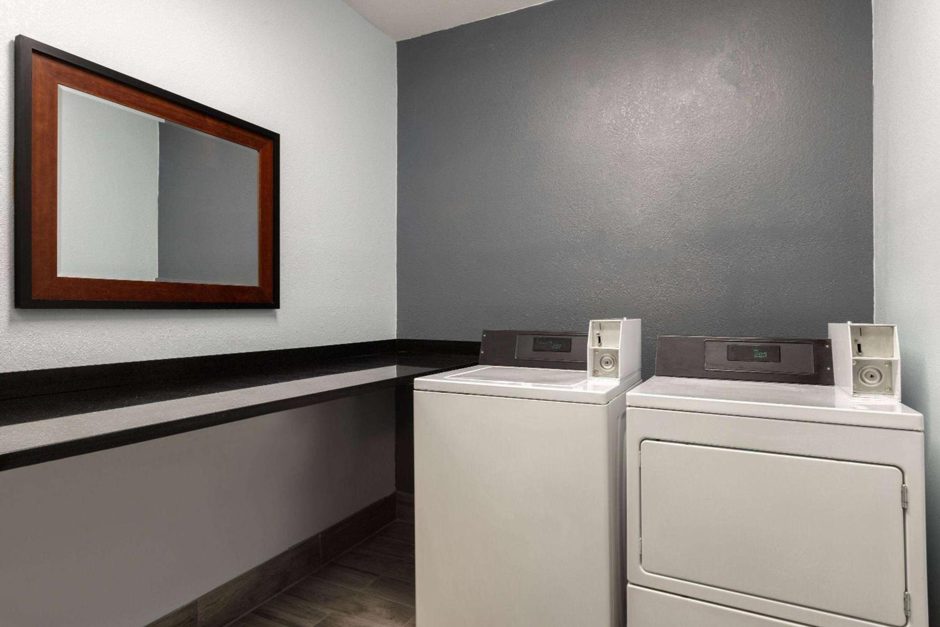 Days Inn & Suites by Wyndham Tucson/Marana photo 9