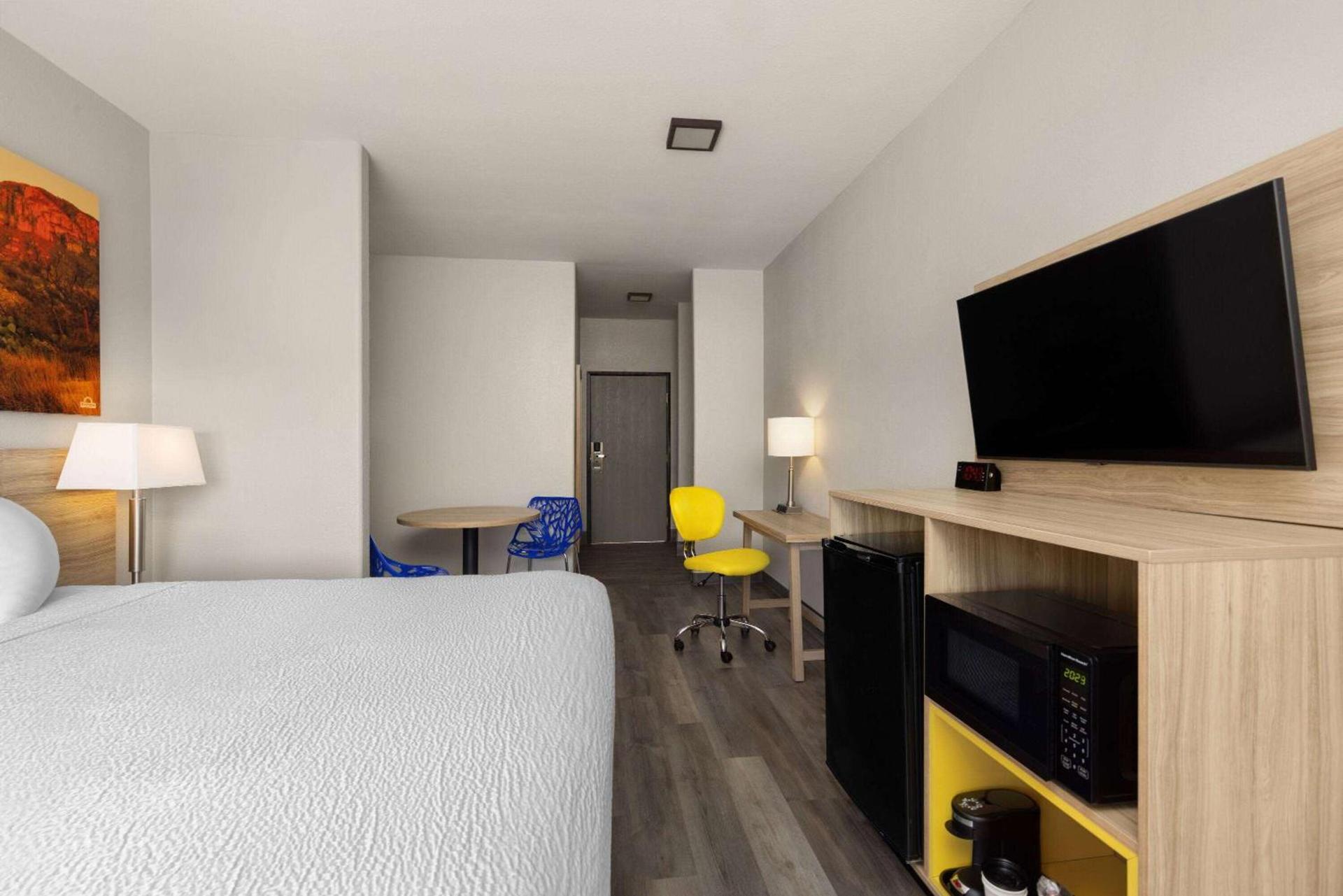 Days Inn & Suites by Wyndham Tucson/Marana photo 13