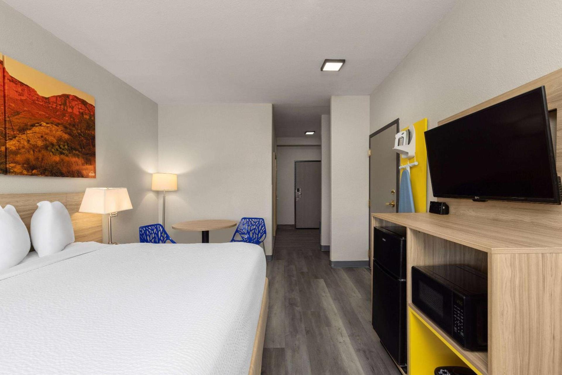 Days Inn & Suites by Wyndham Tucson/Marana photo 18