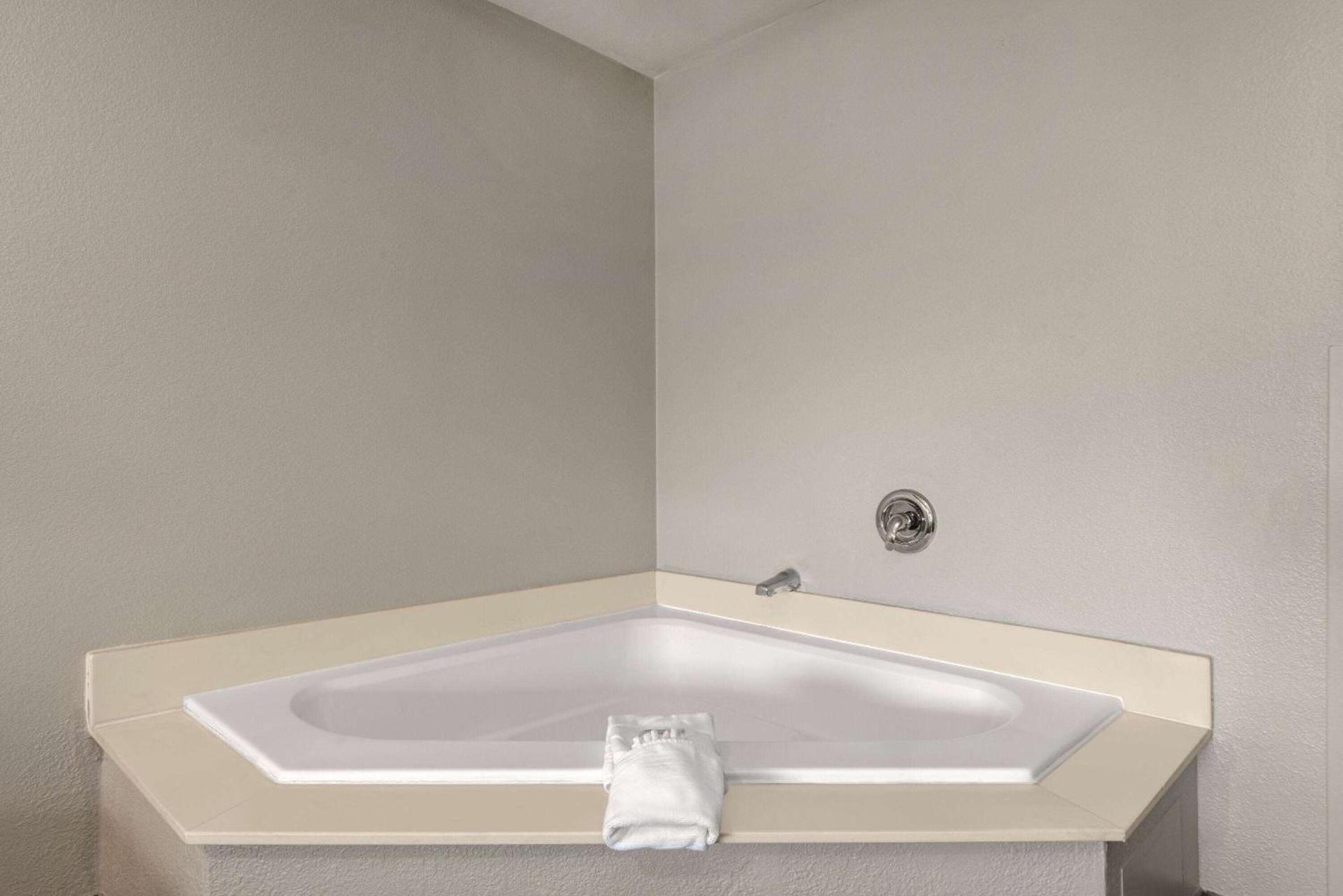 Days Inn & Suites by Wyndham Tucson/Marana photo 31