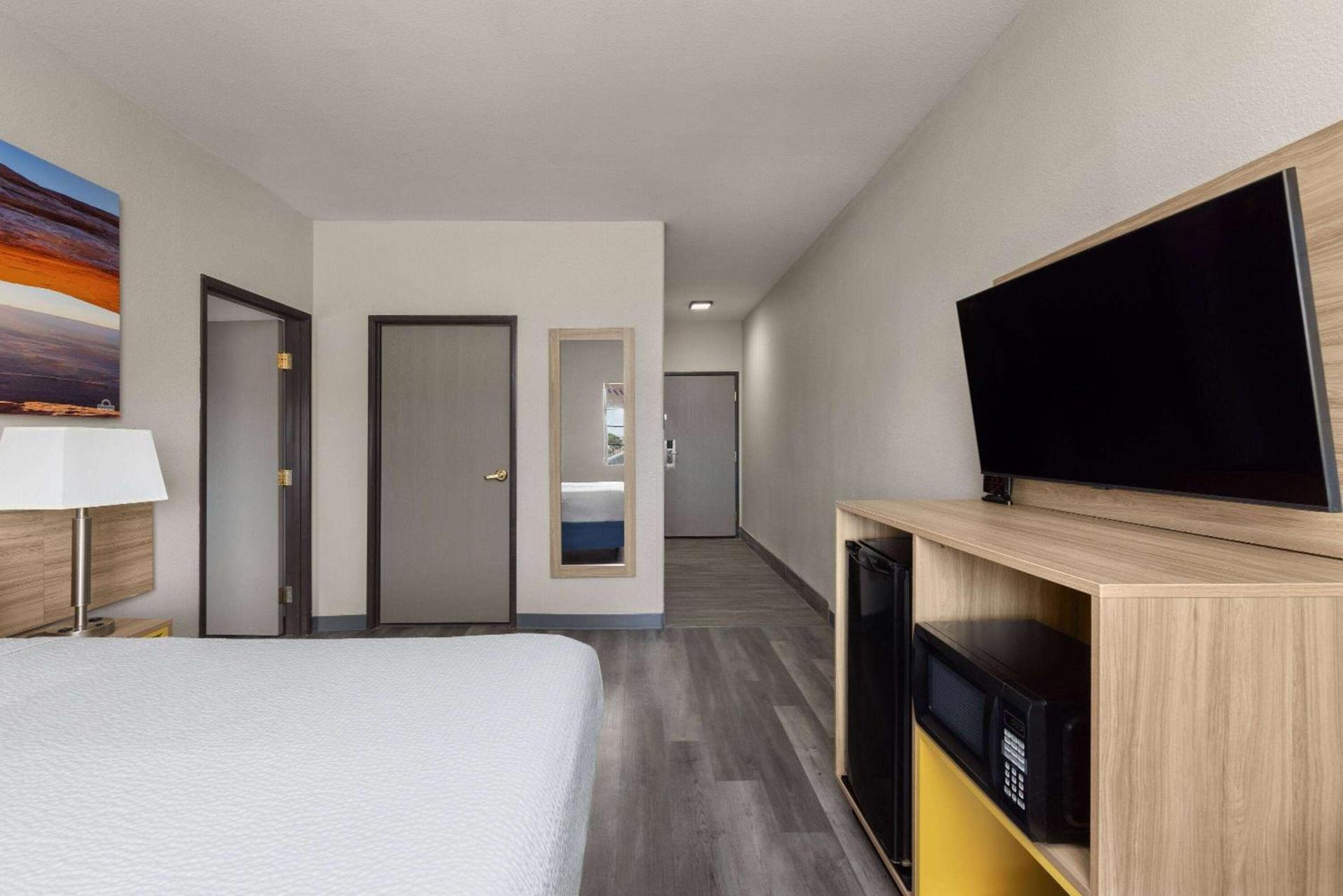 Days Inn & Suites by Wyndham Tucson/Marana photo 33