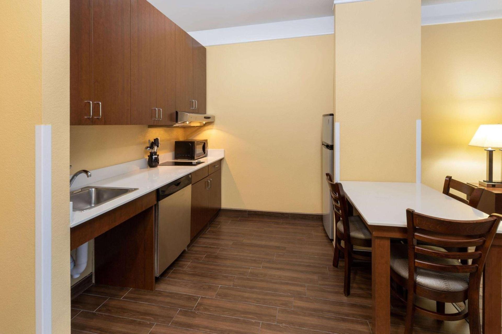 La Quinta by Wyndham Houston NW Beltway8/WestRD photo 22