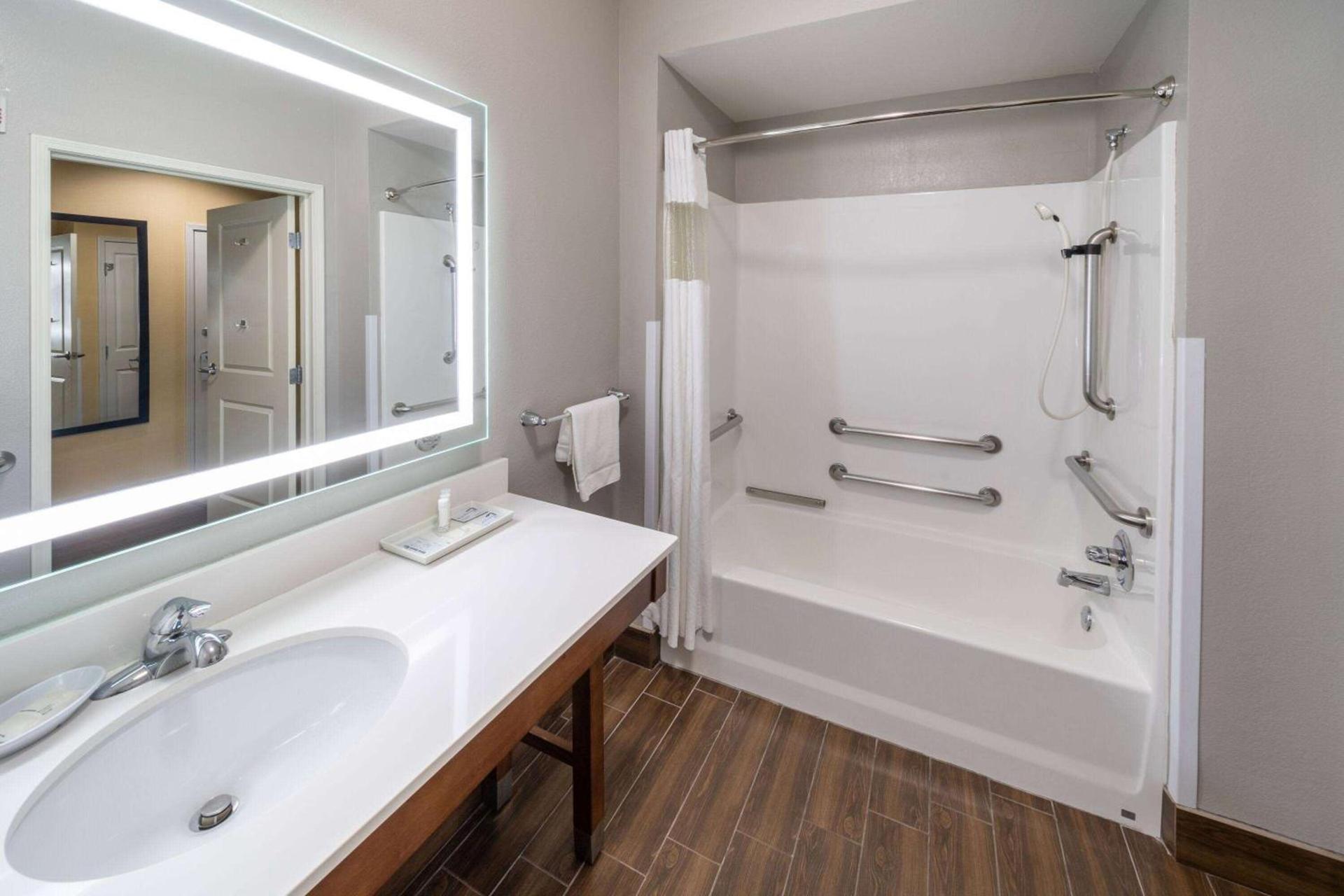 La Quinta by Wyndham Houston NW Beltway8/WestRD photo 35