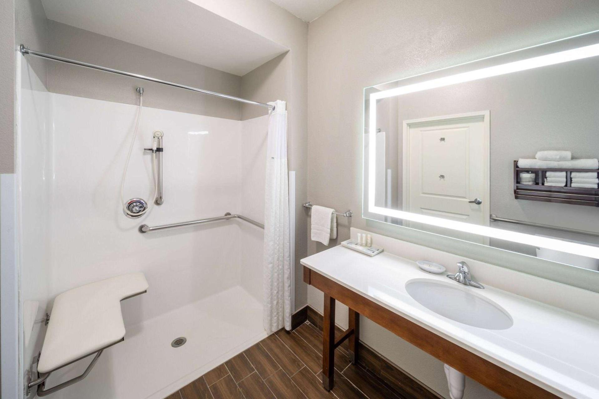 La Quinta by Wyndham Houston NW Beltway8/WestRD photo 37