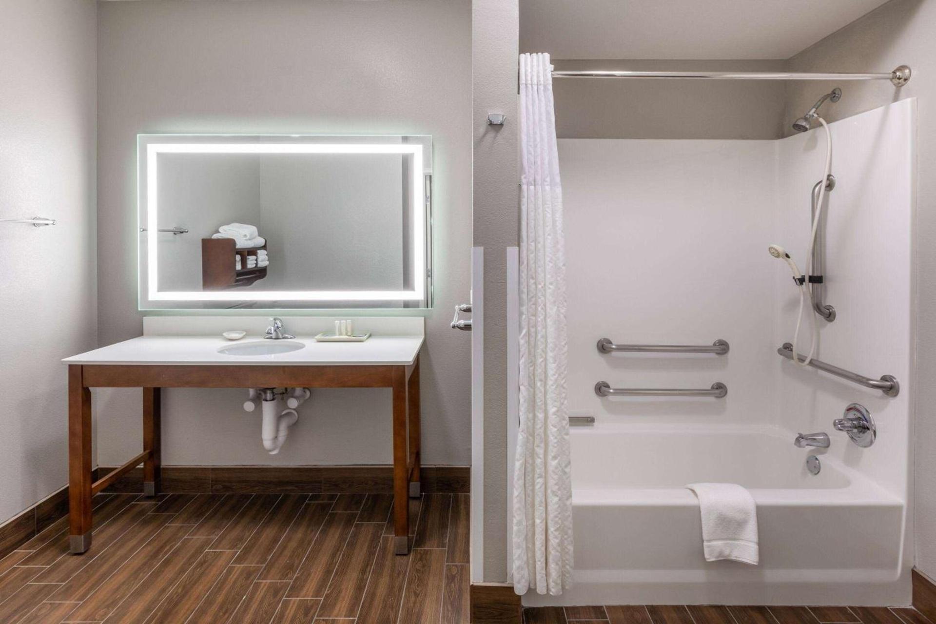 La Quinta by Wyndham Houston NW Beltway8/WestRD photo 36